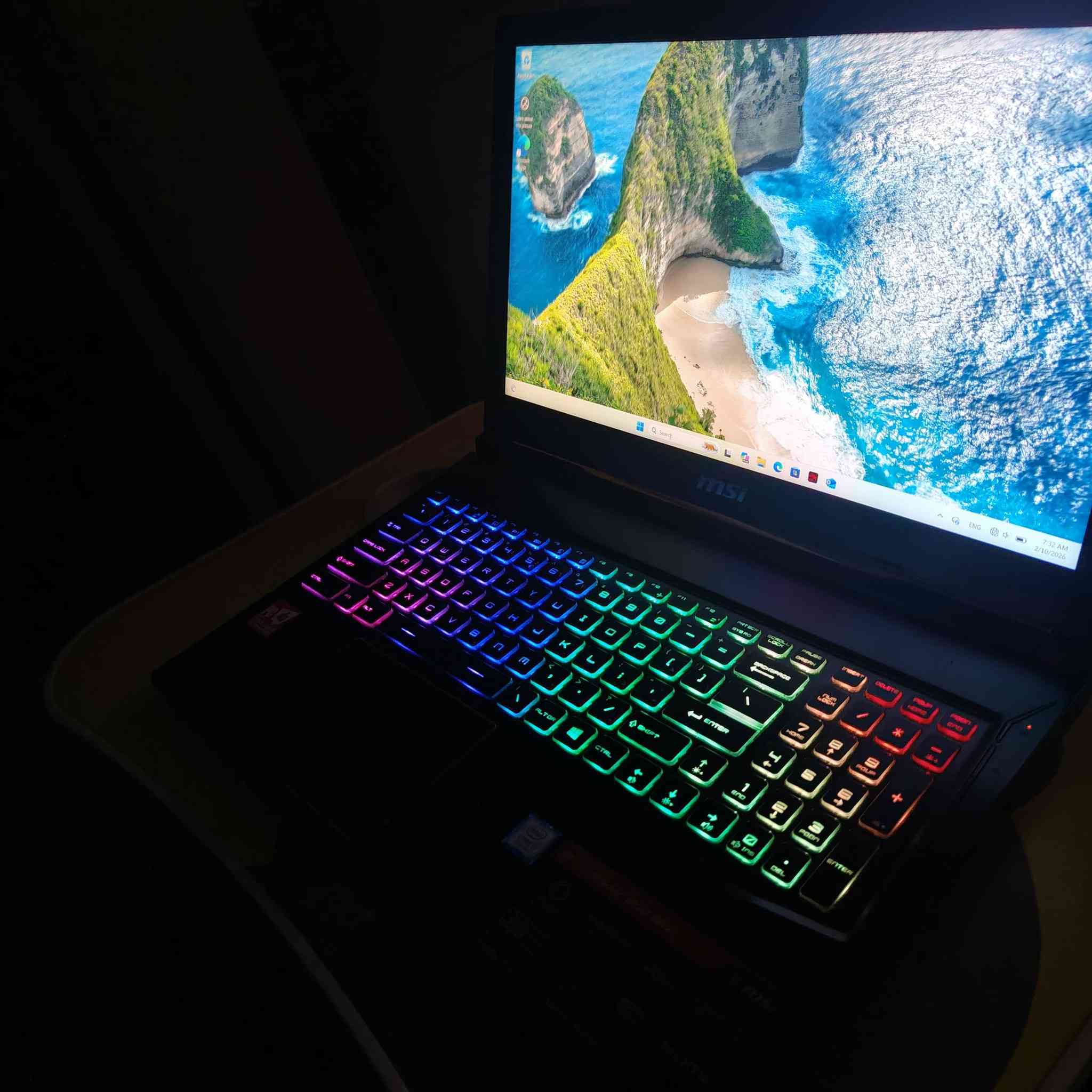 السلام عليكم
MSI Raider RGB 8RE
VGA:- GTX 1060 6GB GDDR5
CPU :- inter Core i7-8750
HDD:- SSD 1TB
RAM :- DDR 4 16 GB 
Screen 15.6 inch  FHD
Wind 11
نظيفة جدا 
Price :- 750000 dinar
Place :- Baghdad


**إذا كنت صاحب هذا الإعلان وتريد حذفه لأي سبب، رجاءا أرسل رسالة إلى الدعم الفني**