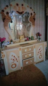 غرفة نوم • للبيع • أثاث