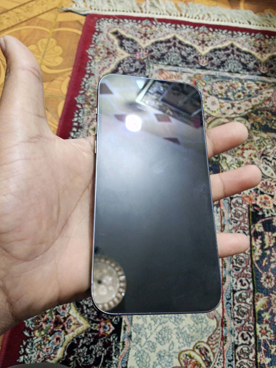 السلام عليكم 
14 برو ماكس وتر بروف ما مبدل ولا قطعه الجهاز فول مضافه البطاريه 90 الذاكره 256 شرق اوسط عربي السعر 850 التواصل خاص او اتصال موجود واتساب *********** .