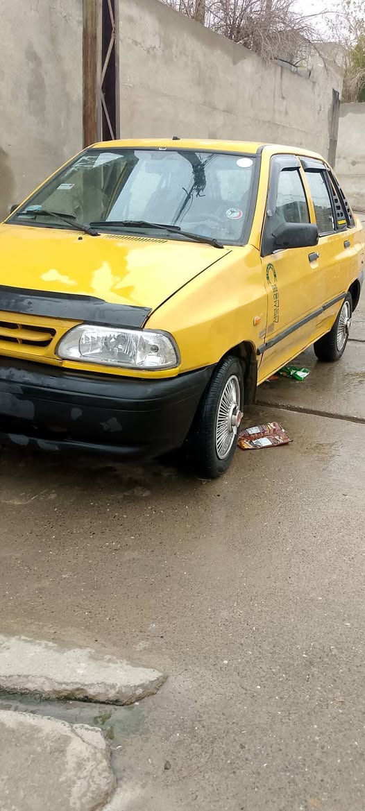 للبيع سايبه موديل ٢٠١١كربون بيه سنويه لي ٢٠٢٧ شرط وكاله وتحويل سعر ٢٠ بيه مجال ايذ اكو مراوس هم ترهم ***********
