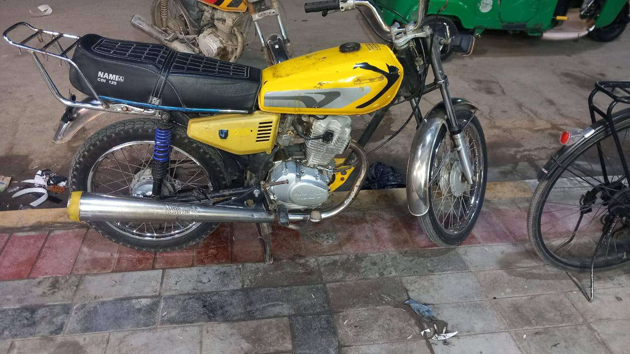 للبيع بدون اوراق كير مكينة ما بيهن شي مكفولة عشائريا مالتي صار الها ٥ سنوات عدي

 ***********
