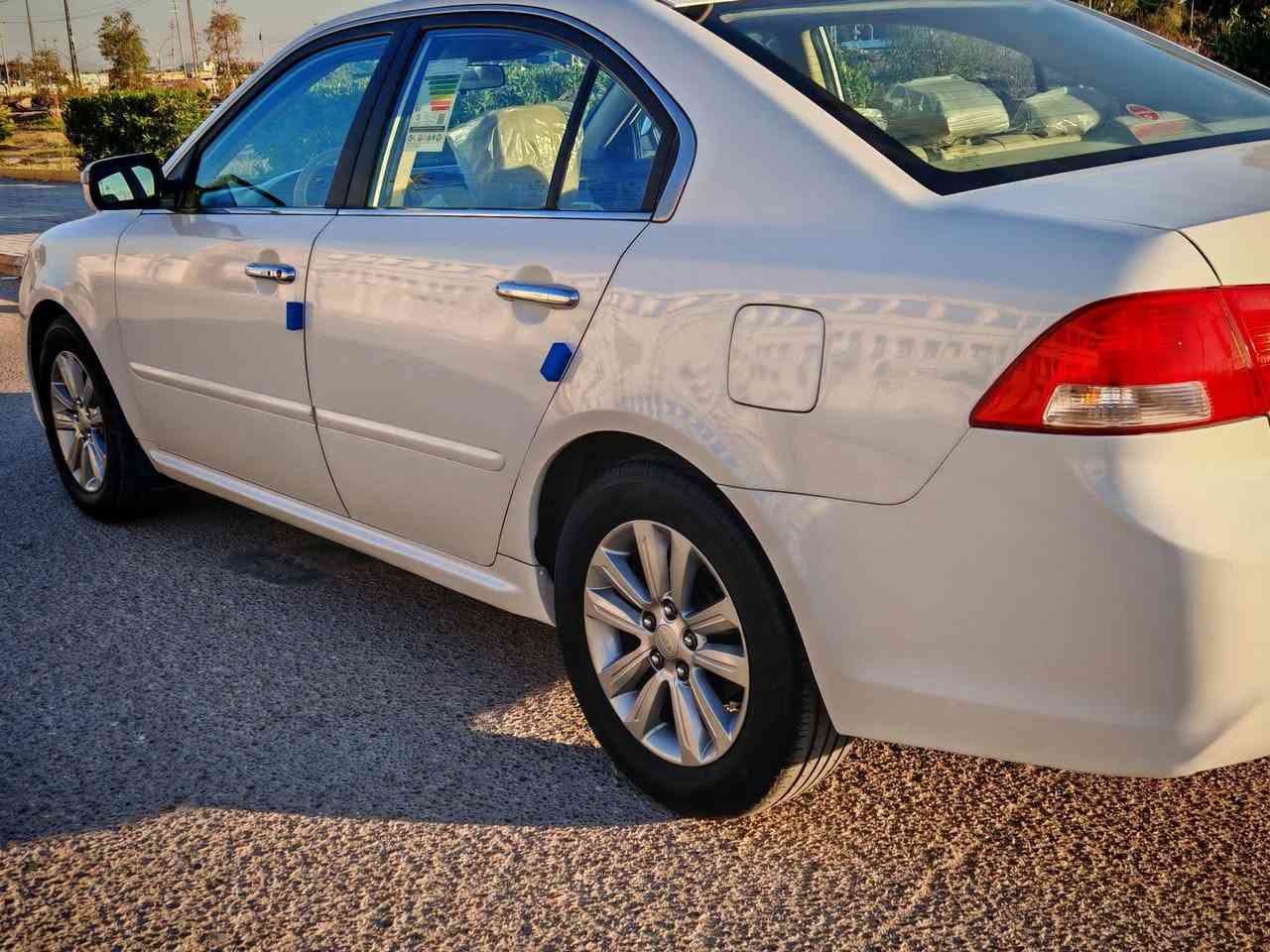 اوبتما 2010 خليجي محرك 2000 رقم بغداد ب اسمي
المواصفات : بصمة -بصمة ابواب -فتحة - اشارة بالمراية - جلد - مري شفط - بلوجكتر - شاشة كامرا - تحكم ستيرن 

اخوان كير محرك تبريد حدادية نضيفة جداً 
السيارة بيهة تبديل كفر الجاملغ الخلفي الايمين بدون دواخل ابدا وصبغ الداير الجاملغ الثاني فقط 
السيارة جدا نضيفة ومابيهة كل نقص واحلى من الصور وعندي من سنة 2016 على ايدي  وكلشي موضح بالصور 
السعر 107 المكان سماوة 
***********
