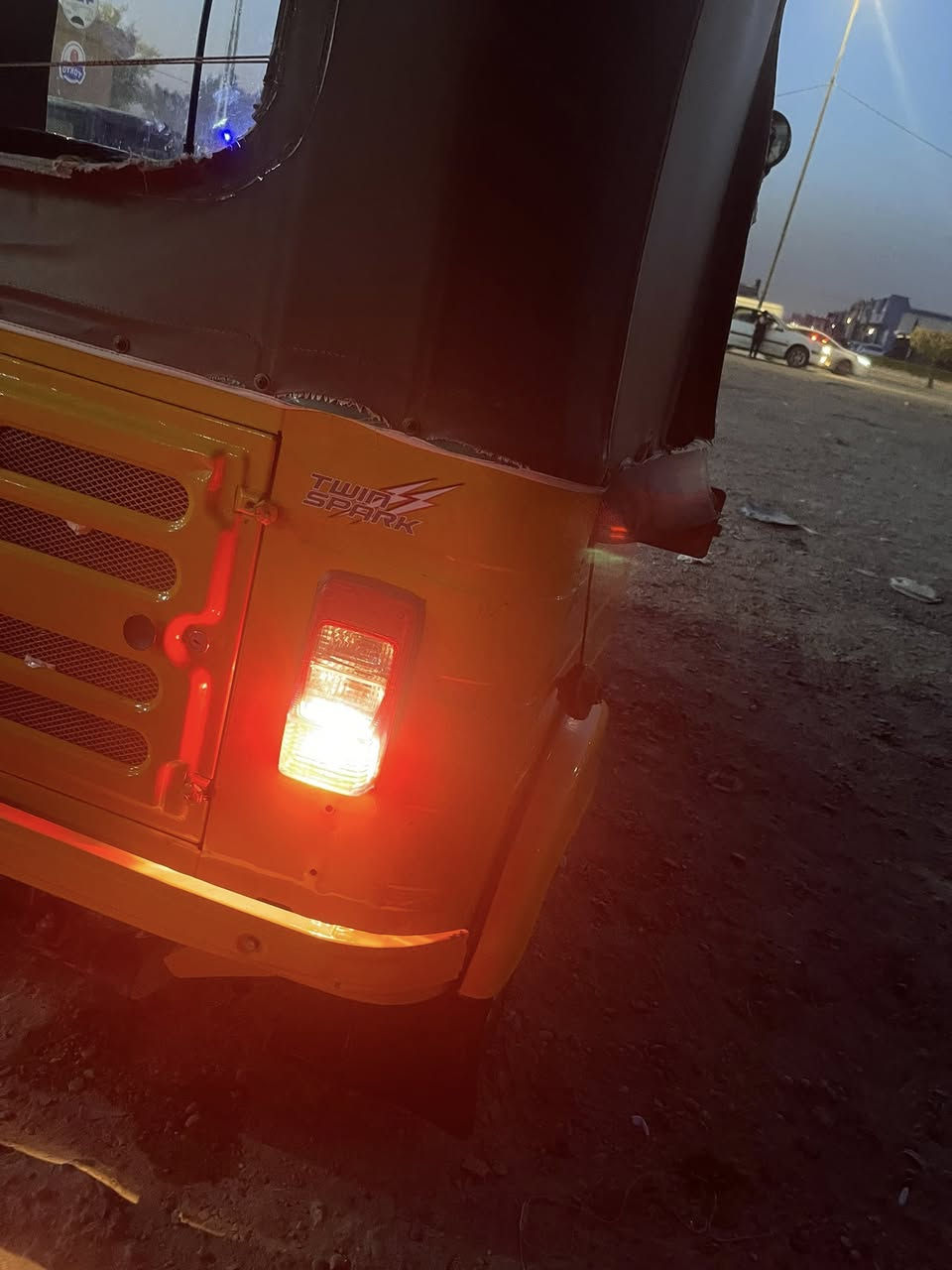 سلام عليكم تكتك مديل عشرين. شهر ٣ تكتك مكحله بل لغد بس لبقيه تكتك كفاله عامه من كلشي من مكينه من كلشي تخم تاير جديد بكلايت جديد تغليف كشنات جديد عله دبلات كهرباهيات جديده مكاني بغداد بياع رقمي ***********
