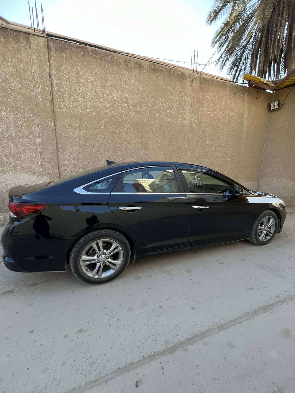 السلام عليكم 

-سوناتا 2018  وارد امريكي 
-فول مواصفات عدا الفتحه
 -رادار نقطه عمياء 
-قطعتين تبريد
   -بصمه 
-كشنات تدفئه
-تبريد منفصل
-وهواي تفاصيل بعد بيها
-السونار مرفق مع الصور 
-السعر  110 وبيهه مجال  بسيط
-للاستفسار  ***********
