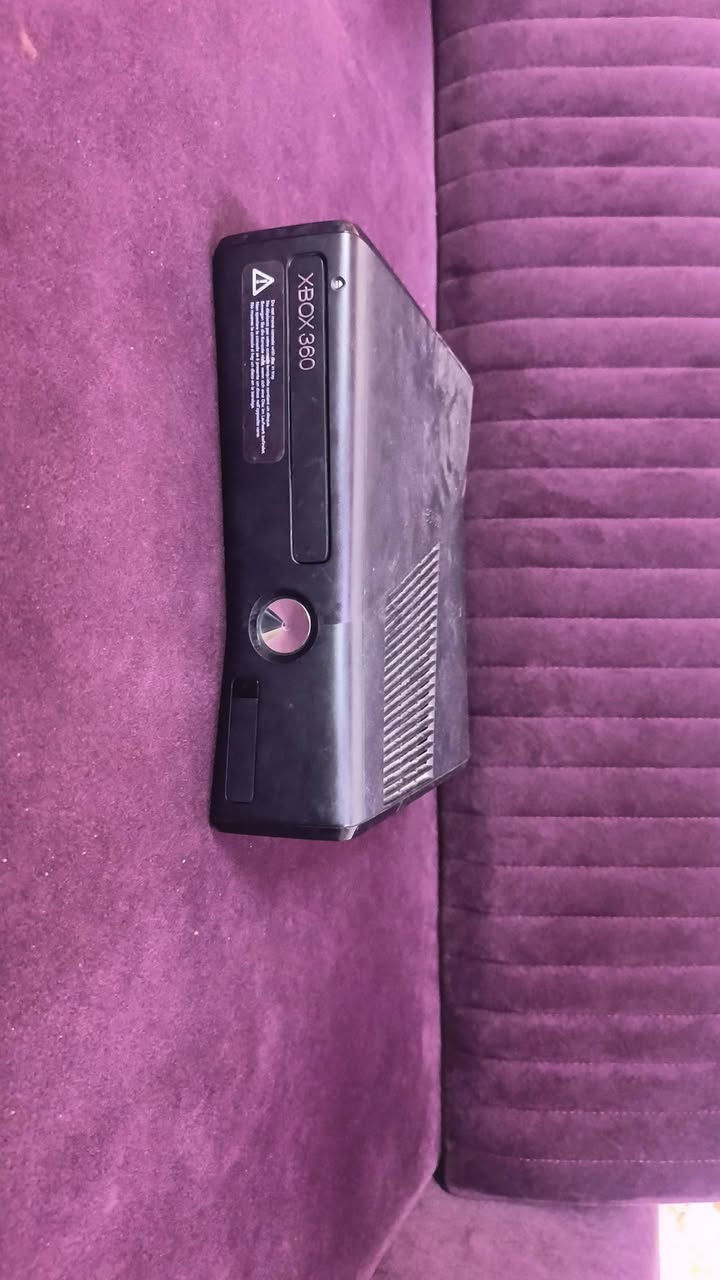السلام عليكم اكس بوكس 360سلم كامل ملحقات مع العاب هوايه مع اقراص تقريبا 50سعر120وبي مجال هاذا الرقم ما ارد خاص *********** موجود واتساب
