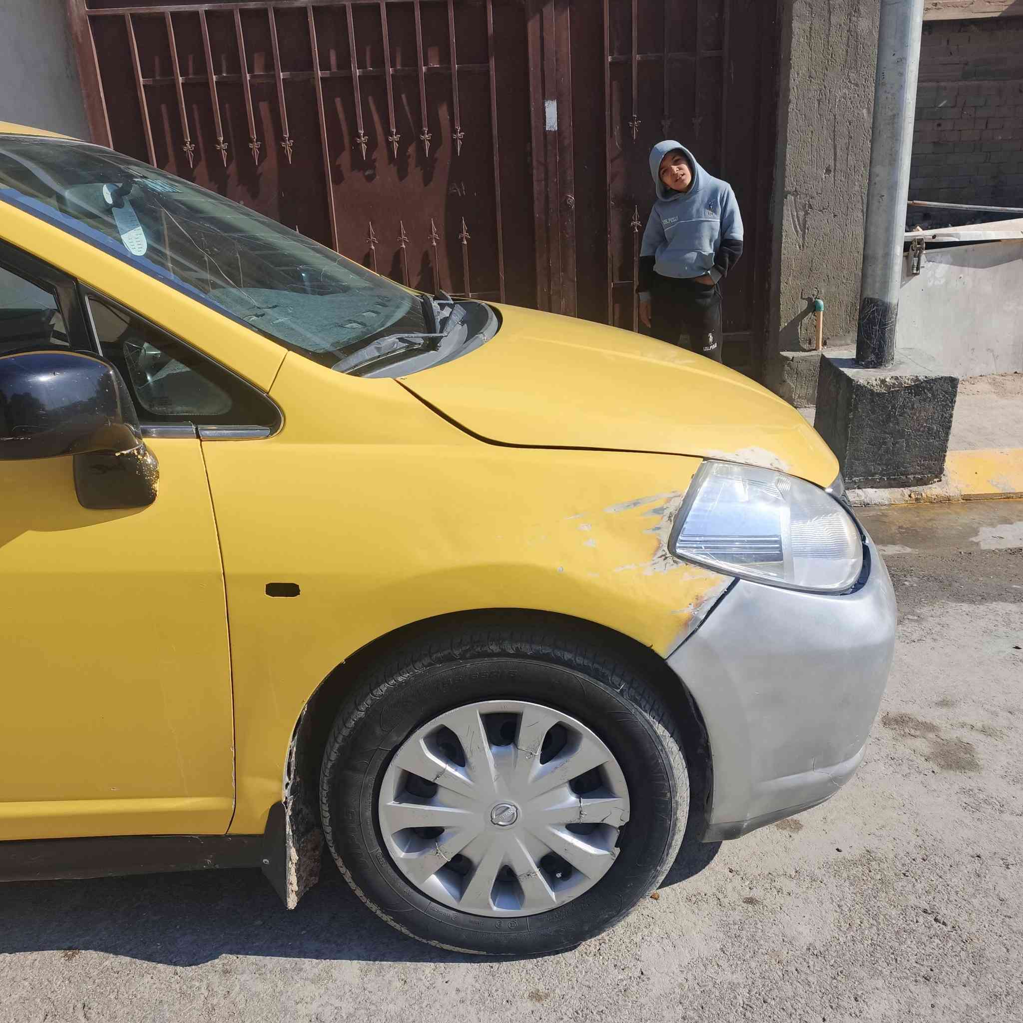 السلام عليكم للبيع نيسان فيرزه موديل تسعه محرك 1800 مال كصه صارله سبوع من شديته تخم تاير تبريد ثلج كهربايات كله شغاله  مكان السياره فلوجه السعر 55 وبيه مجال بصيط حيل  ‏‪***********‬‏
