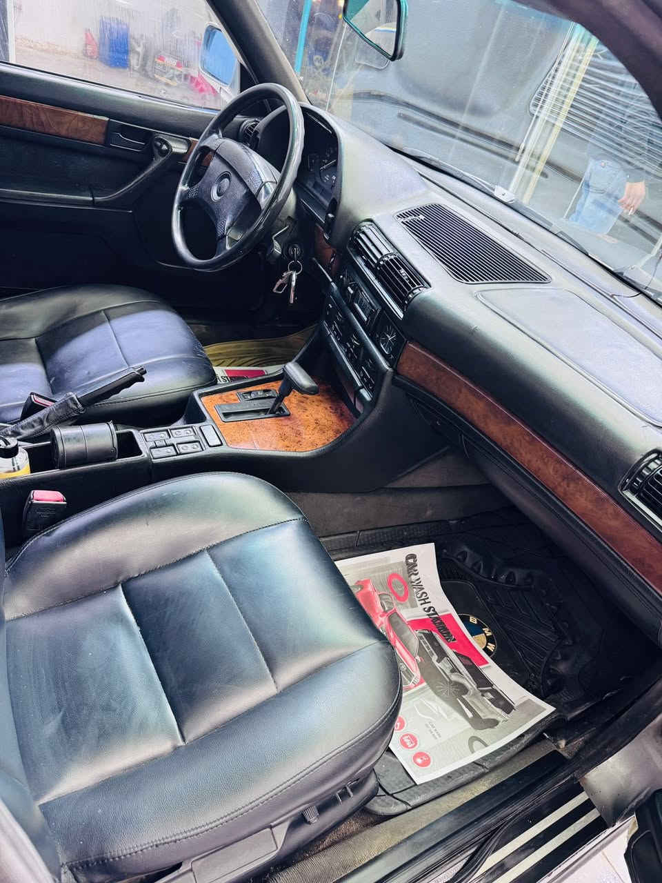 السلام عليكم 
بي ام دبليو bmw 735
الموديل : 1992 وارد يابان
المحرك : V6 مفتوح 
دبل جام + فتحة سقف
الكشن كهربائي جلد 
مكفولة من الضربة مصبوغة جمالية 
تخم تاير جديد 
تدفئة + تبريد شغال 
بججم عريض السيارة مكانها واسط - الكوت 
بأسمي شرط التحويل السنوية نافذه لغاية 2031
ارقام جديدة هزة جديدة 
السعر : 80 ورقة 
للاستفسار الاتصال فقط على الرقم : *********** غير متواجد على الفيس بوك
