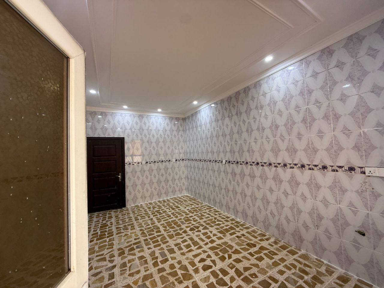 للتواصل واتساب ***********
