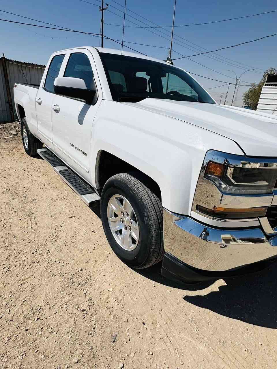 السلام عليكم
للبيع سلفرادو 2019 
محرك 8سلندر 5300
داخله كلين 
ماشيه 200 كغم 
السعر 185. بيها مجال 
للاستفسار ***********
