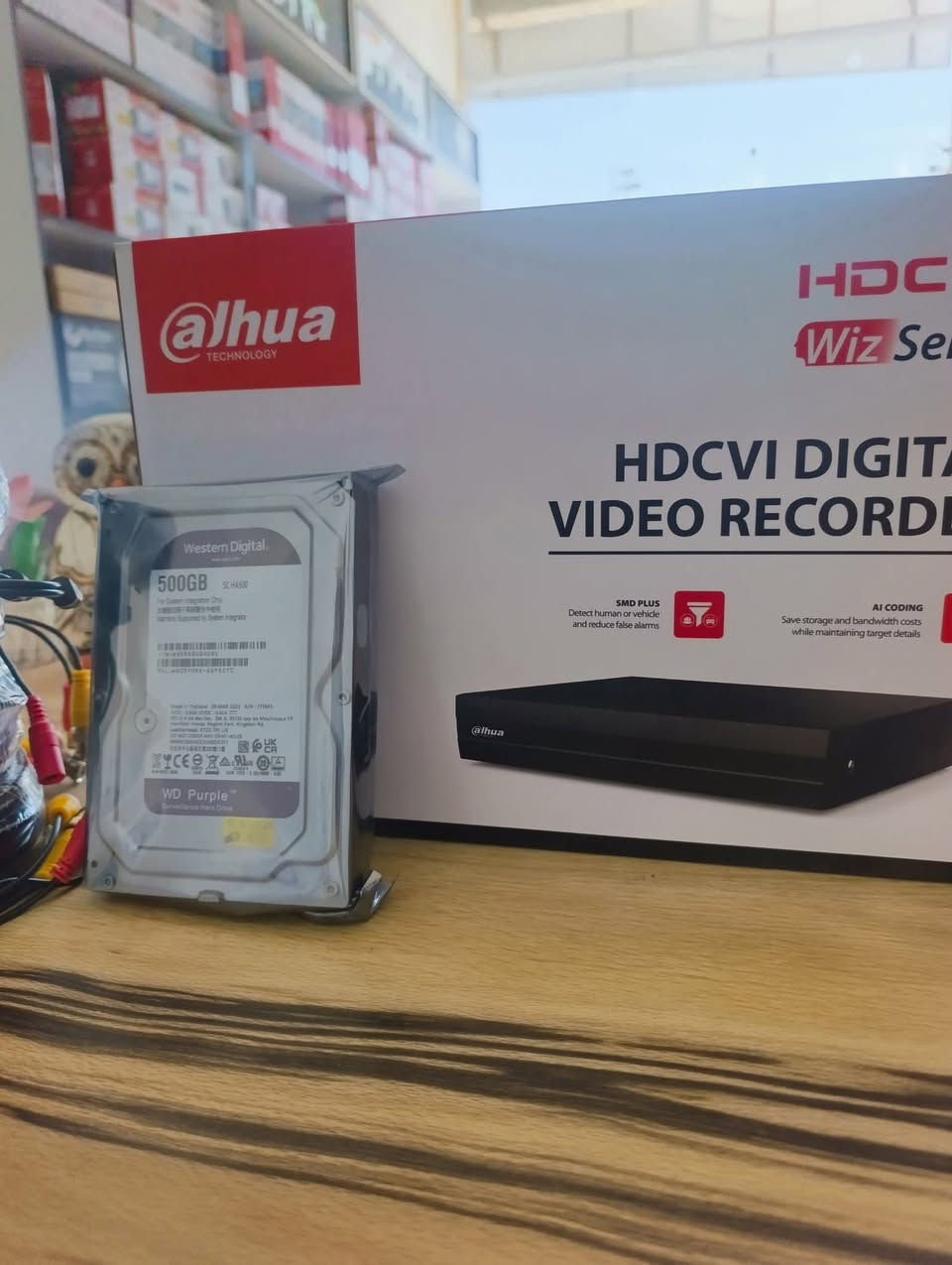 من  مكتب السيد فقط ب( 165 الف ) 
منظومة كاميرات متكونه من  

1- جهاز XVR دهوا الأصلي 4 جنل 
2-  كاميرا ملون ليلي نهاري فلاش دهوا الاصلي عدد 4 
3- هارد خزن 500 كيكا البنفسجي 
4- كيبلات عدد 4 طول 20 متر 
5- محوله 12 فولت 5 امبير + سبايدر 

توصيل الى جميع مناطق العراق 
 
السيد فني نصب وصيانه كامرات المراقبه  
***********
