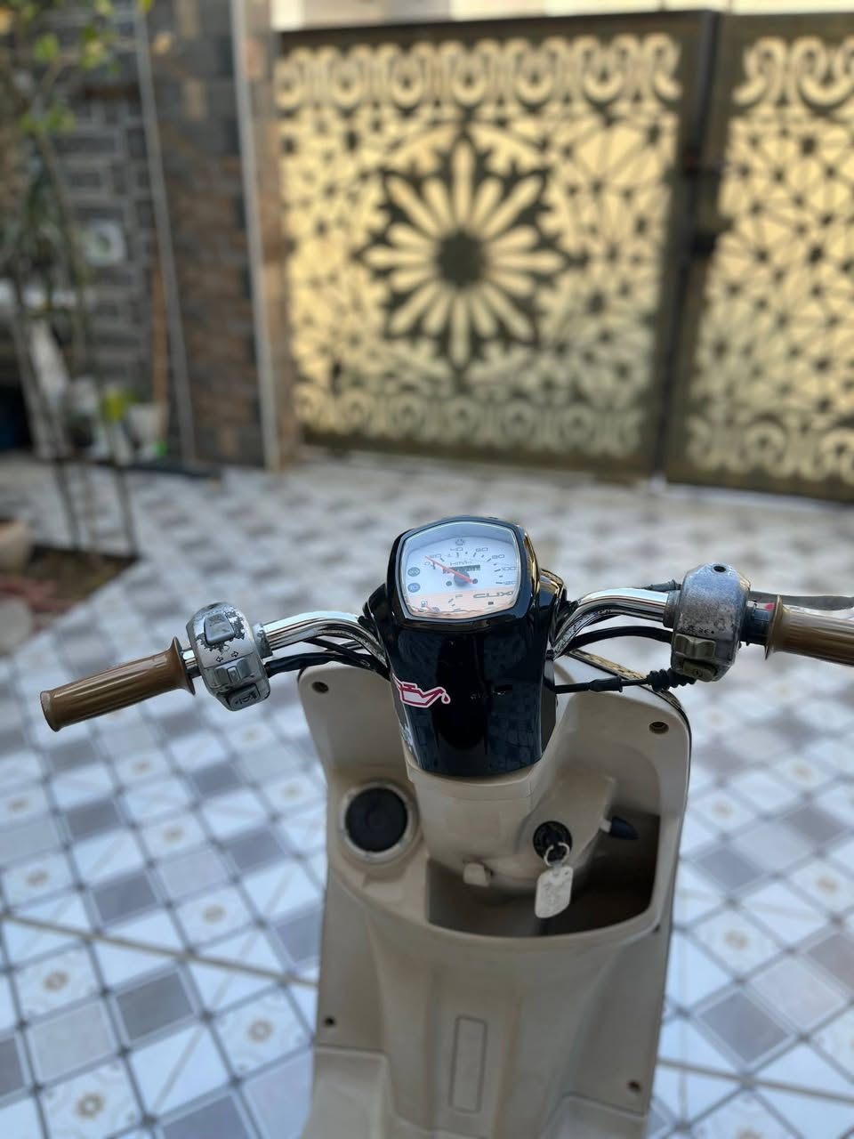 سلام عليكم ماكس بوليسي مفتوحه دراجه كامله اي نقص مابيها نظيفة شوفت عينك مكينتها حلوه وناعمه ب600 بيها مجال مكاني حله بكرلي 
***********
