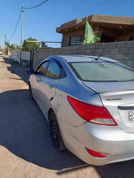 السلام عليكم اكسنت موديل 2016 رقم جديد بسمي سياره مكينه 1400مكينه وكير وتخم تأير حداديه كهربائيات تبريد كله مكفوله سياره مصبوغه حزام اثر جراد على أيدي سياره بيه ايضن حادث قطعتين باب وجاملغ جهت السائق تبدين بدون دواخل ولا لخود ولا شاصي واضح بل صوره ماني بابل سعر 75 وبيه مجال ***********
