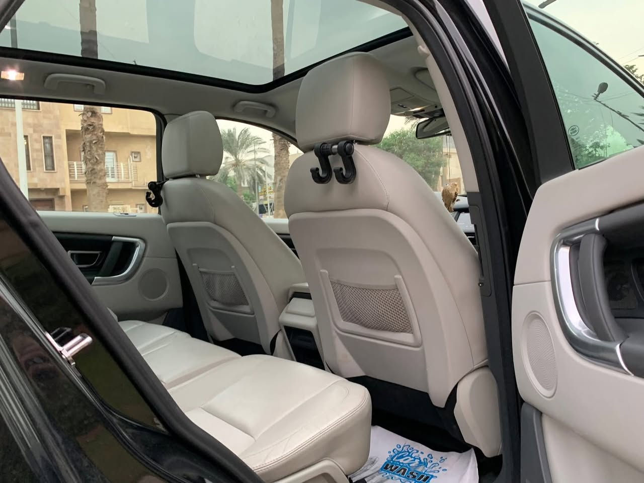 للبيع او المراوس رانج روفر دسكفري سبورت بلاك اديشن فول مواصفات
خليجي كلين تايتل بدون قطرة صبغ فول مواصفات فول للاخير السياره جديده بدون قطرة نقص ماشيه ٣٧ الف  حقيقي السياره مال بيت وعلى ايد وحده 
المواصفات 
كشنات جلد 
كشنات كهرباء 
بانوراما 
حساسات امامي خلفي 
مري شفط 
كامره 
  وبعد هواي مواصفات بين قوسين فول 
مكان السياره بغدادحي العدل 
للاستفسار 
***********
