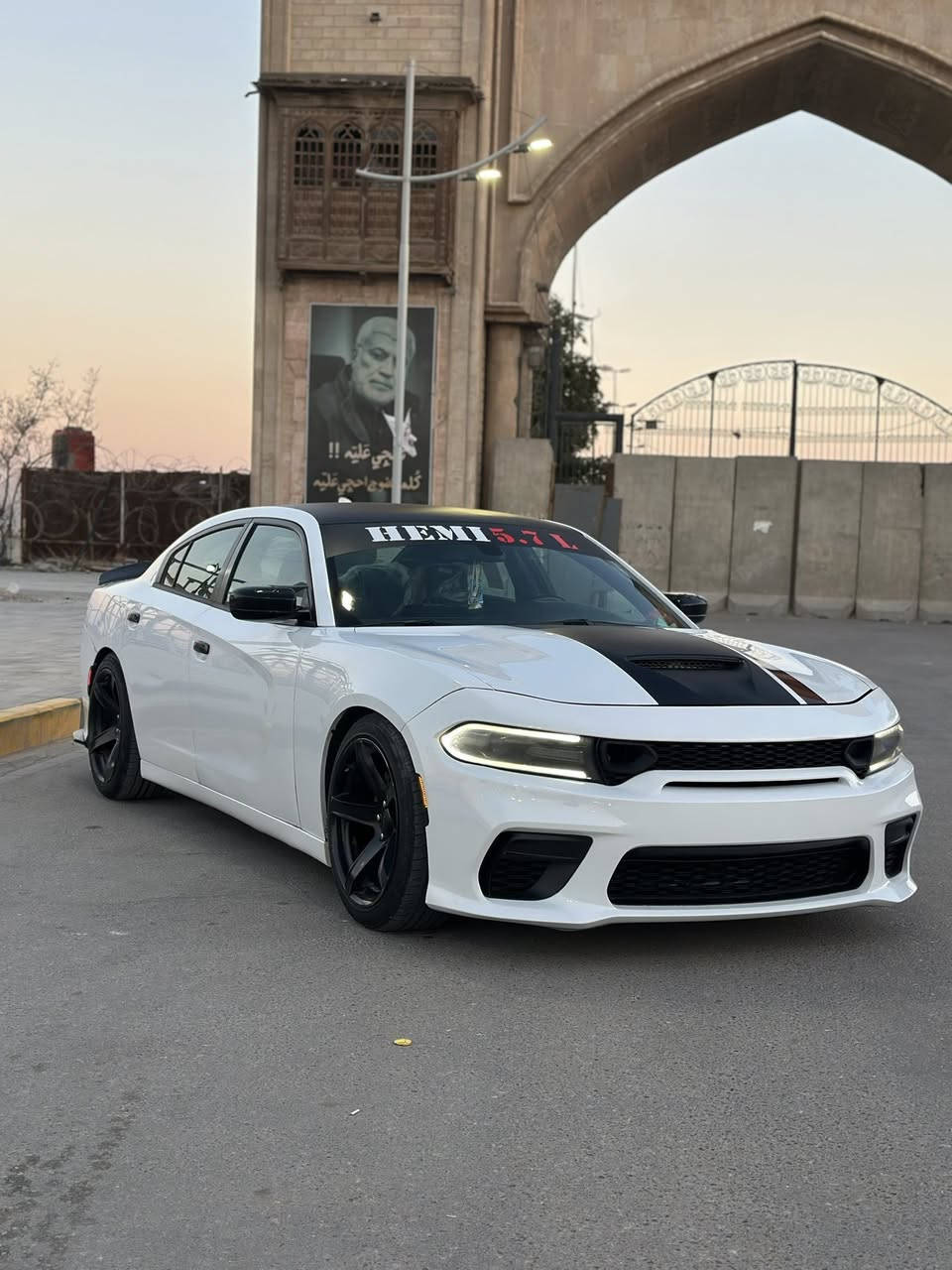 لسلام عليكم…
جارجر ٢٠١٨ rt وارد امريكي 
بيها ٣ قطع جاملغ امبدل وبابين صبغ بدون تبديل بدون دواخل بدون ايرباك ..مكينة ٨ سلندر (٥٧٠٠) 
رقم اربيل سنوية لل٢٠٣٠ بأسمي 
معروفة مواصفات الارتي 
كير ومكينة وتبريد كفالة
تخم تاير جديد 
للبيع او مراوس 
السعر ١٨٥$ وبيها مجال 
*********** للاستفسار والشراي يتصل
