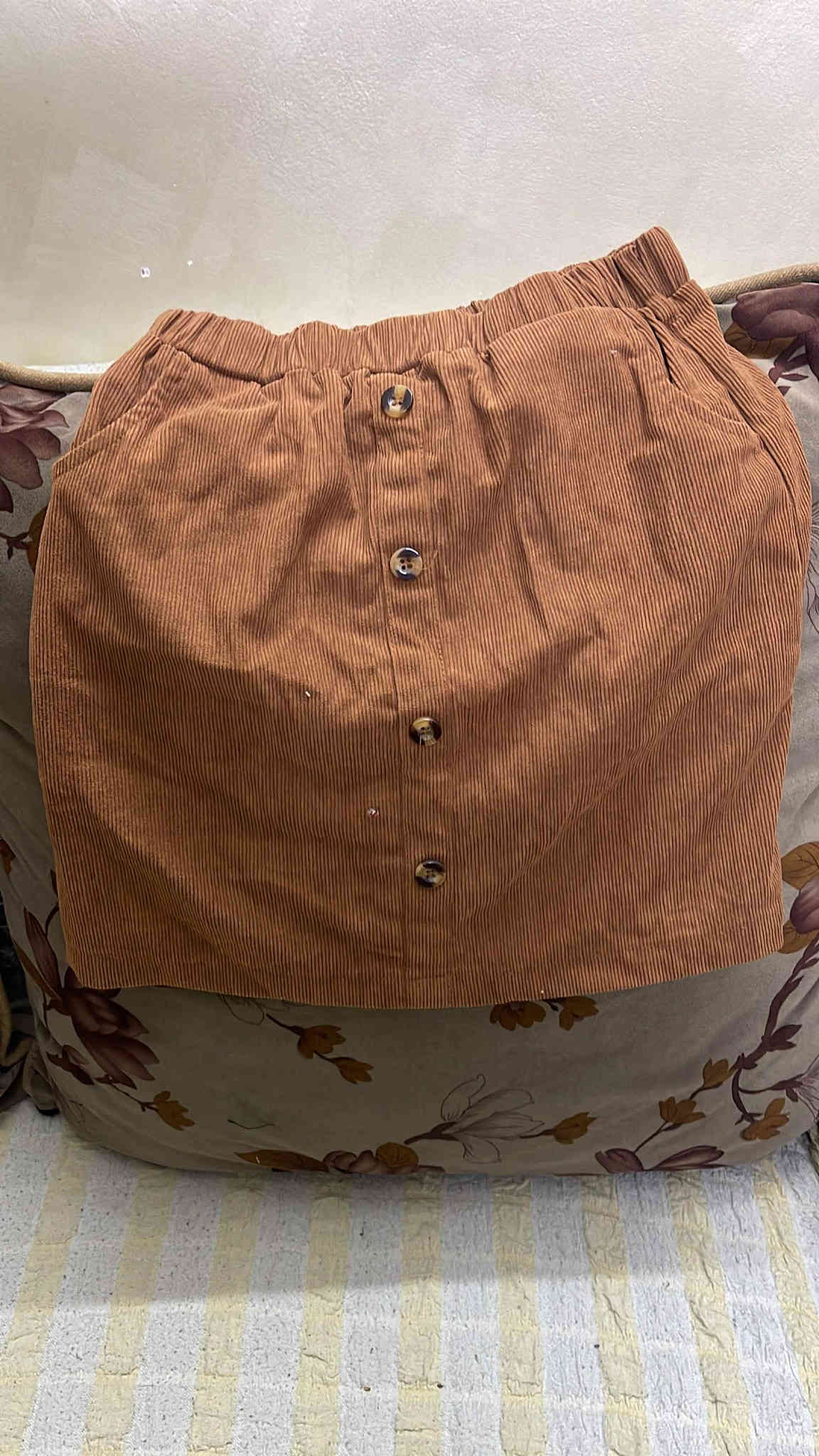 السلام عليكم ملابس شي أن اطفال تقريب 90قطعه شتوي
اريد لقطعه بلفين دينار كلش حلوات وقياساتهن من سنه وسنتين وتلث سنوات مكان بغداد 
رقم الهاتف ***********
