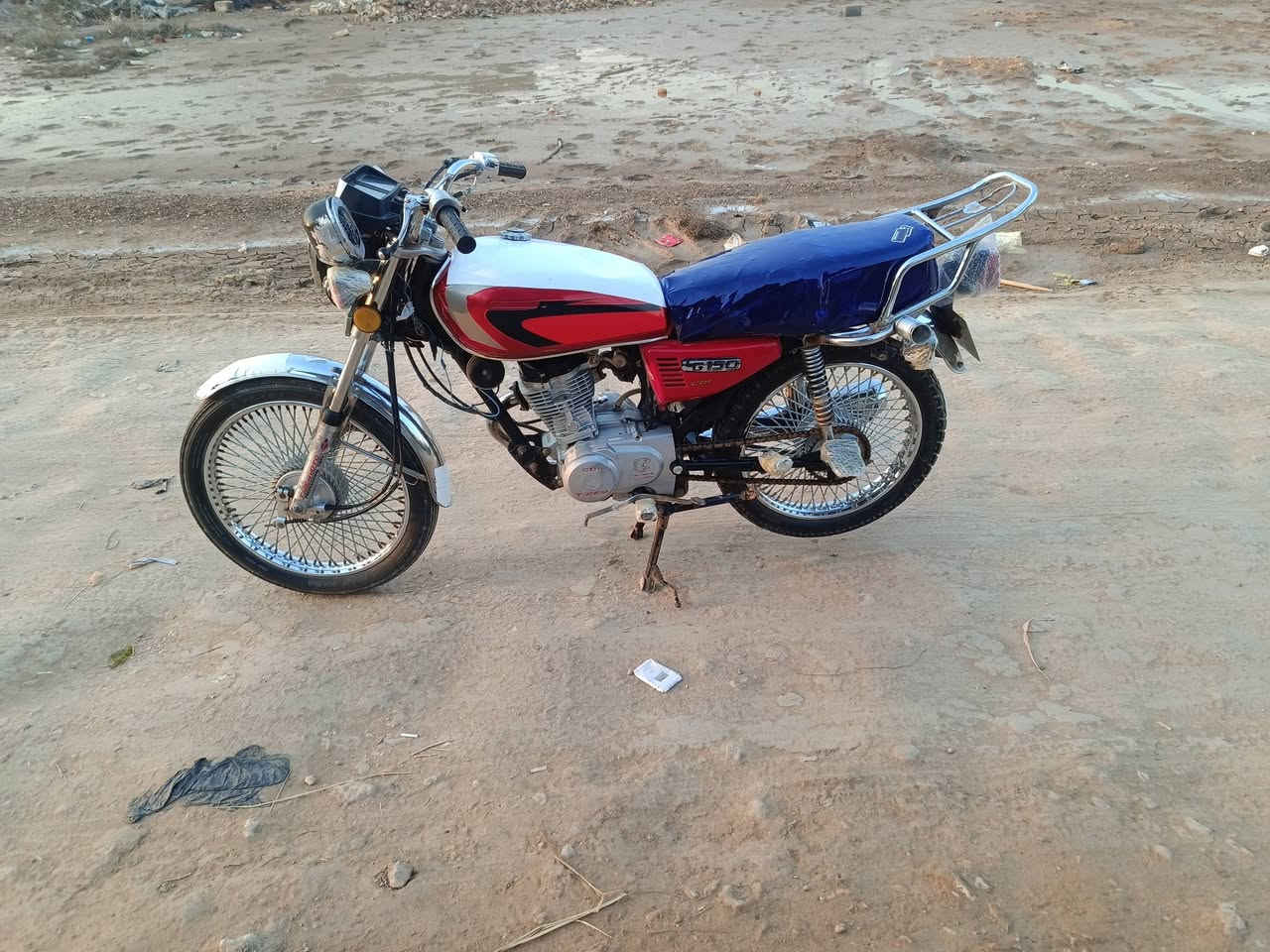 سلام عليكم دراجة تايكر موديل(2020) اوراق اصلي مو سكنر اصلي مكينه خرسه ما مفتوحه كهربائيّة كله شغاله مال جناي كل نقص مابيه شوفت عينك دراجة احله من الصور تجي وشوف السعر (375) وبيه مجال حك الجيه الشراي يتصل رقم (***********) مكاني بابل قضاء المحاويل
