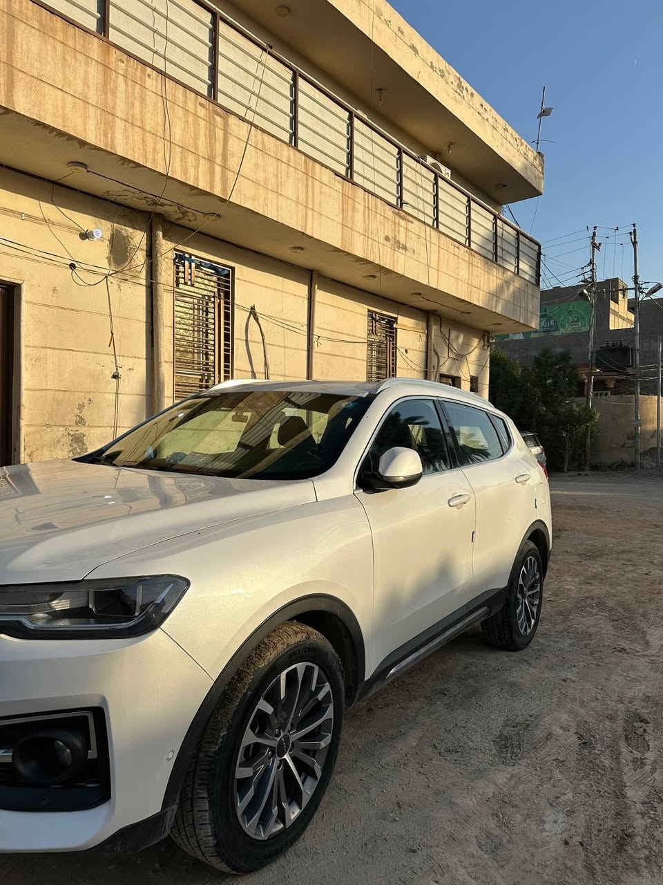 Haval H6 2019
بغداد / إنكليزي  
فول مواصفات / أعلى فئة

محرك 2000 GDiT تيربو  
ممشى 68 الف كيلو متر 

مواصفات كاملة:  
بانوراما — جلد جوزي — مقاعد كهربائي ذاكرة + تدفئة — كامرات 360 — حساسات أمامي وخلفي — نقطة عمياء — بصمة ودخول ذكي — شاشة كبيرة — كروز كنترول — ستيرن حراري — وضعيات قيادة

السعر: 135 ورقة


**إذا كنت صاحب هذا الإعلان وتريد حذفه لأي سبب، رجاءا أرسل رسالة إلى الدعم الفني**