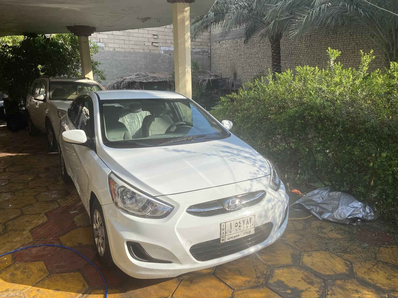 من رخصة الادمن.                                                      هونداي اكسنت موديل 2016 محرك 1600 GDI وارد أمريكي بيهة صبغ الباب الي وره الصدر و الجاملغ الخلفي كير و مكينة و لغود و شواصي مكفولة السعر 93$ استعمال نسائي 
عنواني كربلاء ***********
