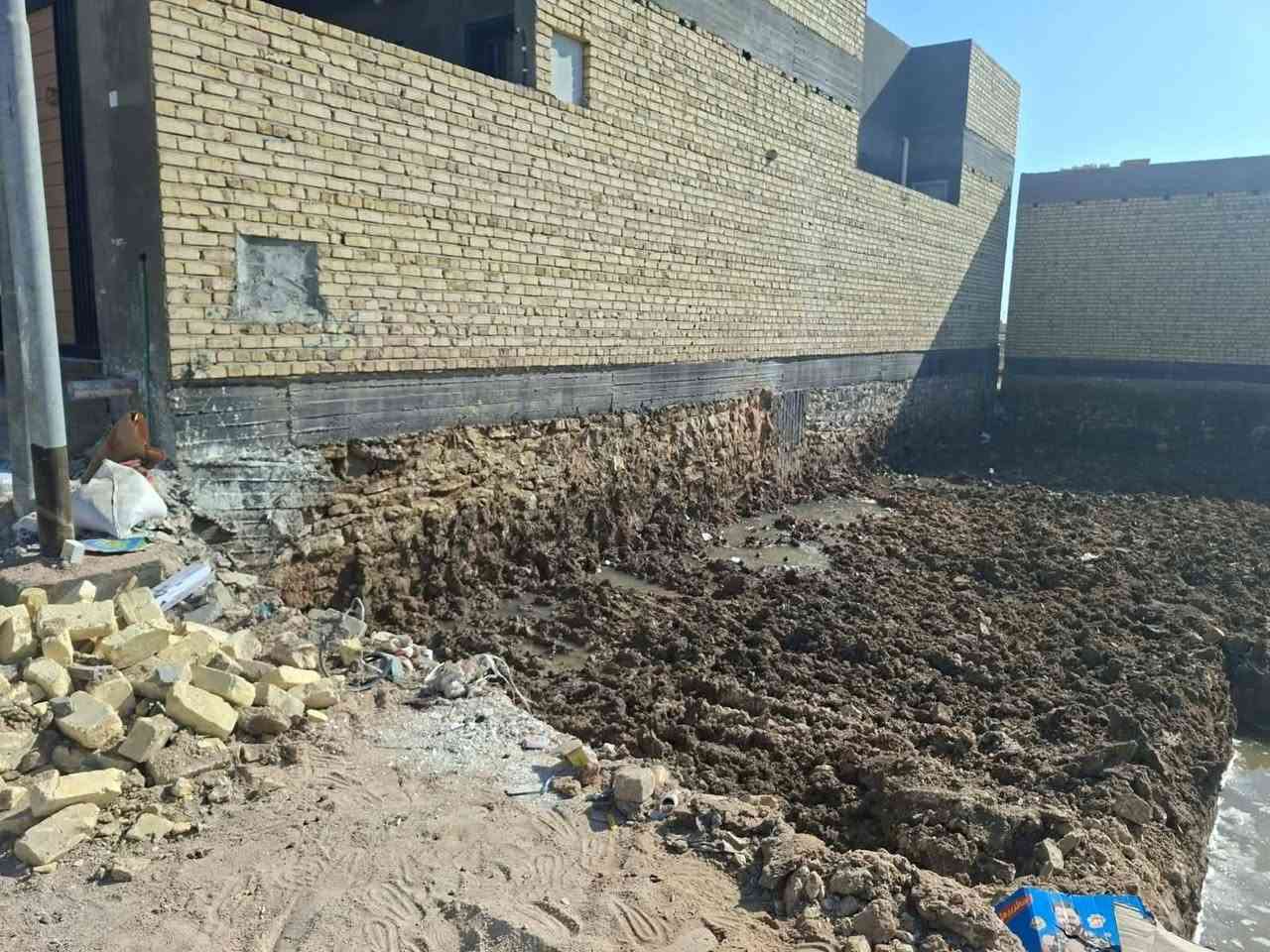 هيكل للبيع حي الزهور//سنة البناء 2026/سعر مناسب جدا 

المساحه 200/

بناء درجة اولى من الأرض حتى هذه المرحلة/

الهيكل حر غير مطلوب//تكدر تقدم على قرض الاسكان/

السعر 90/مع المجال/
_____________________________________
{{#مكتب_المؤتمن_للعقارات_في_السماوة }}
________________________
#للاستفسار الاتصال📞 او مراسلتنا عبر الواتساب 📲

《 ***********🛜》

#ملاحظة: لعرض عقارك ماعليك سوى مراسلتنا 
عبر بريد 📩الصفحة او عبر الواتساب📲
{{👍#تابع_الصفحة لتصلك عروض مكتبنا 🫰🏛}}•
