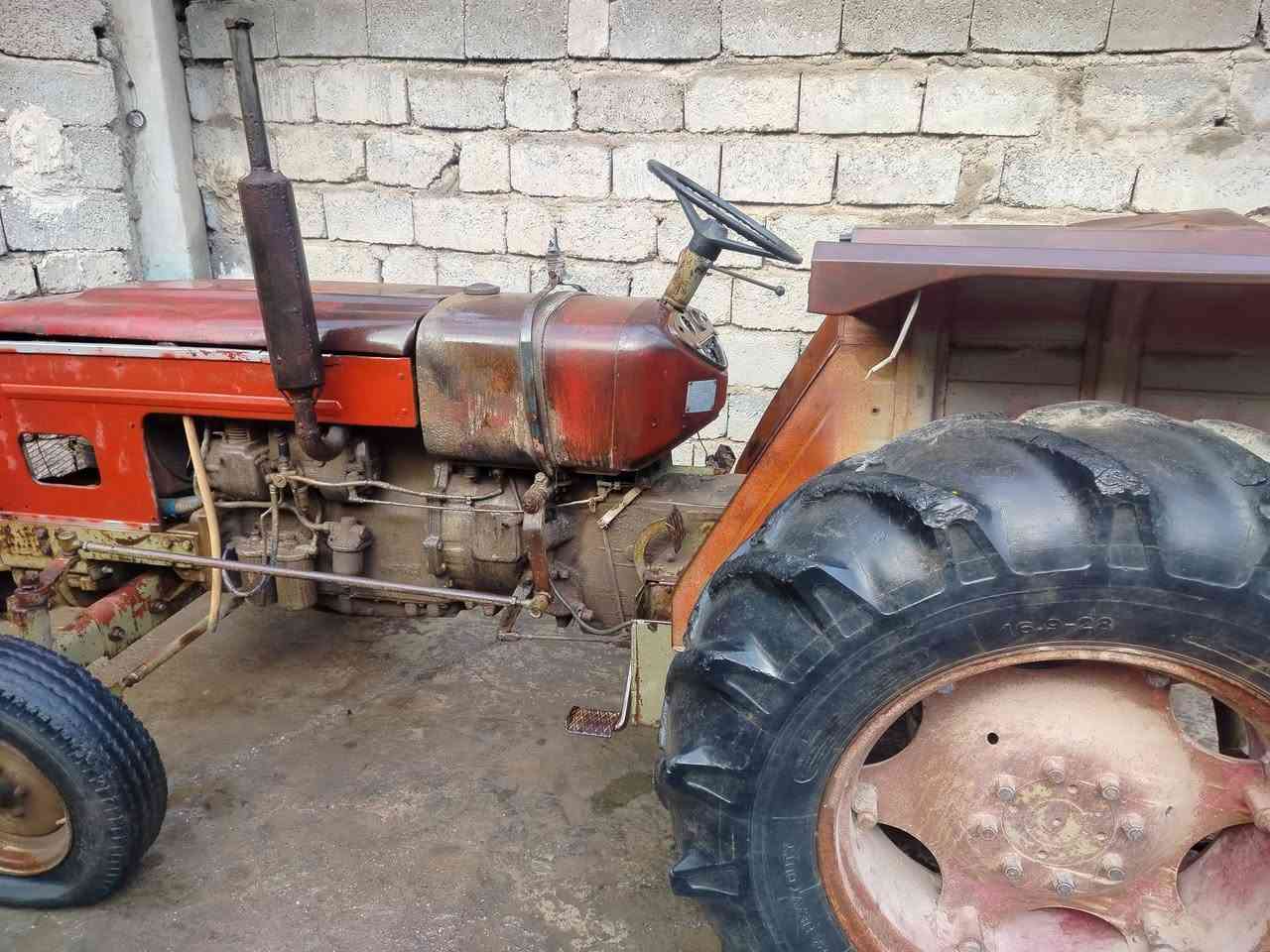 السلام عليكم تركتر عنترمعه معدات للبيع السعر 4٫500 للستفسار الاتصال ***********
***********
