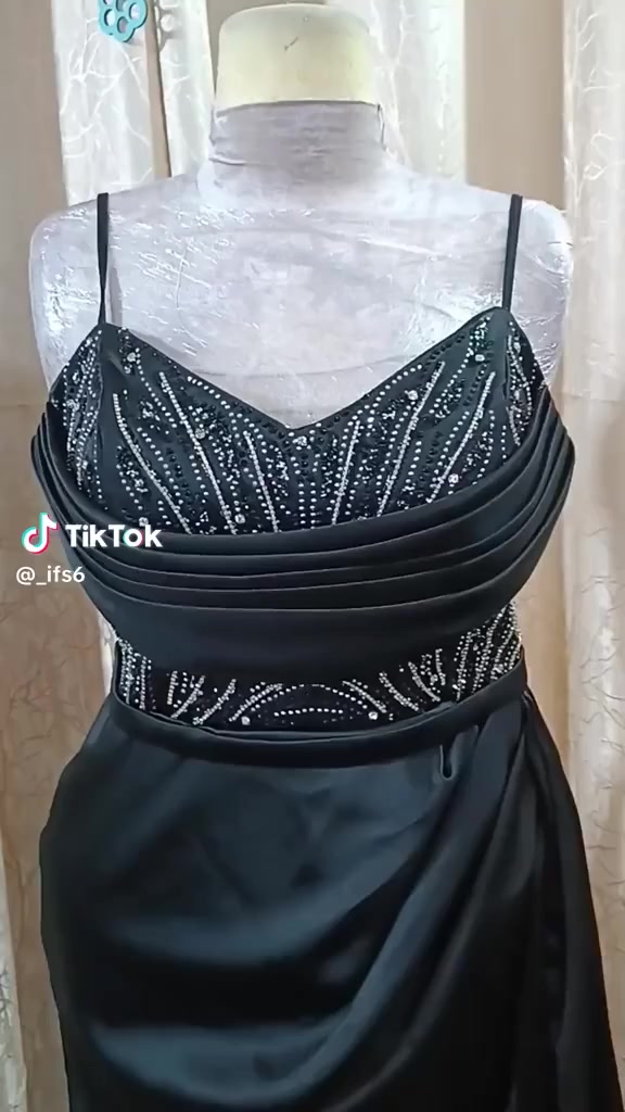 وين العدهن مناسبه ع عيد ويردن فساتين راقيه
يمي فساتين ملبوسات ساعه فقط بعدهن بليبل والأسود ماملبوسات ابد التريد تدخل خاص والتحجز والتواعد وتكذب ابتعدن رجاءآ
*********** بي واتساب
