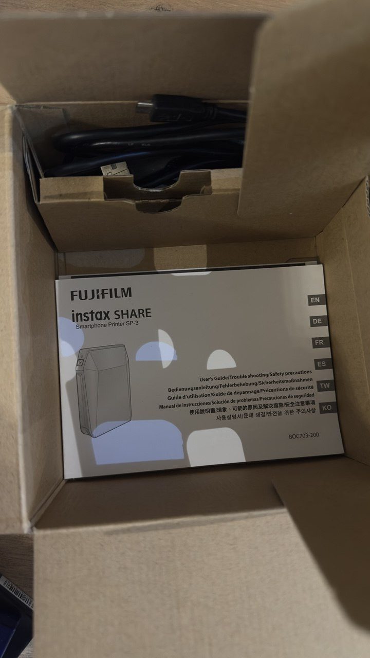 Fujifilm instax square طابعة صور صغيرة من شركة فيوجي اليابانية المعروفة قيم واخذ


**إذا كنت صاحب هذا الإعلان وتريد حذفه لأي سبب، رجاءا أرسل رسالة إلى الدعم الفني**
