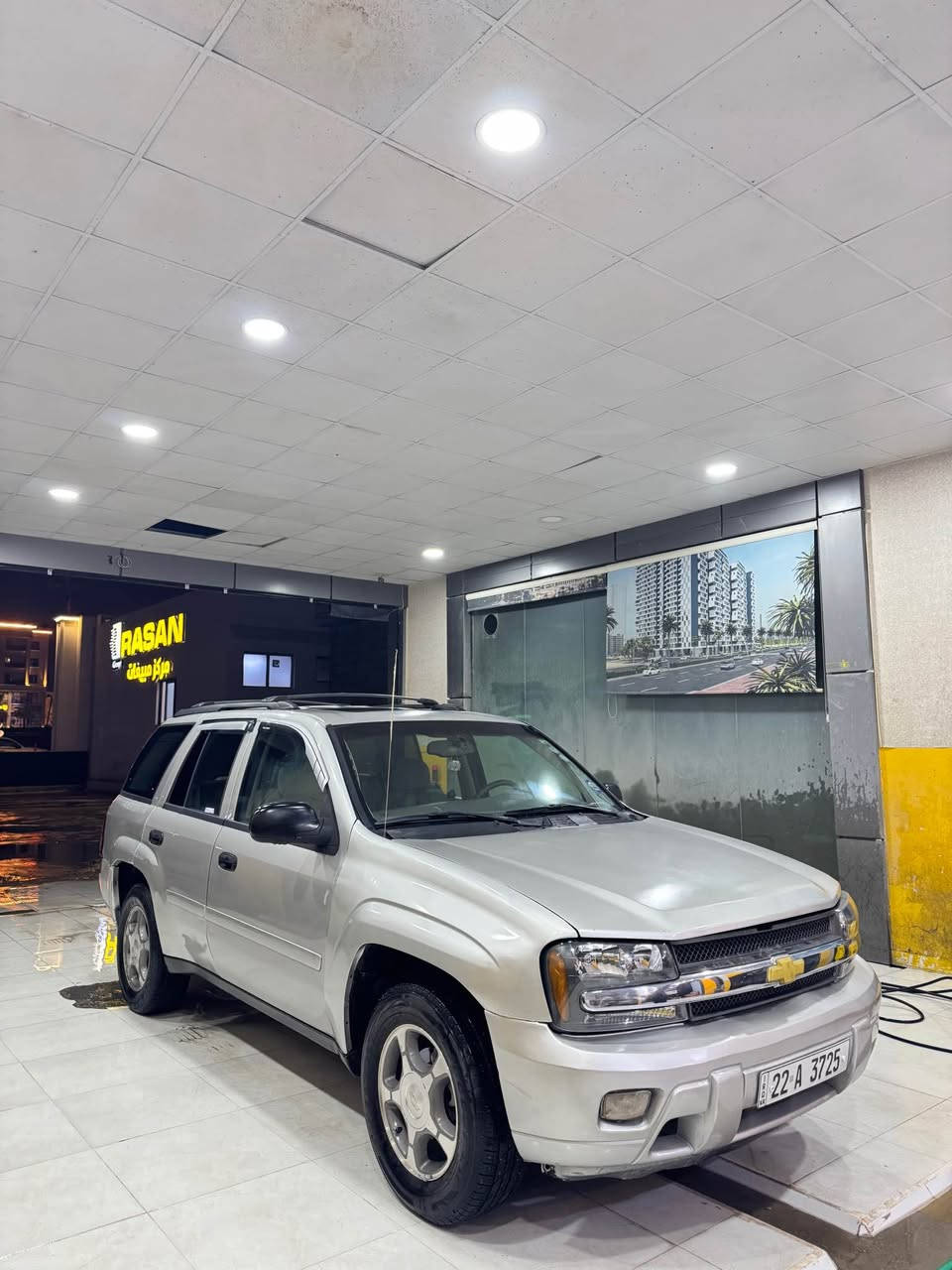 ترابلايزةر موديل ٢٠٠٧ فول فول مواسةفات 
گير و مةكينة و تةقة و رةقة و كارةباي و ئةكسل و هةموو شتي بةشةرت دةعامي لو دةعامي بةشةرت تازة پيش و پشتي توند كرايتةوة تايةي نوية سةنةوي ٢٠٣٠ هةزةي نوية زور خاوينة سةيارةكة ٢٥٠ دينار مةسرةفي تيدا نيية
٢ پارچةي سبوغة ١ پارچةش بة بيلاد گوراية بي ژوري بي ئيرباگ 
لة هةوليرم 
*********** أربيل, العراق
