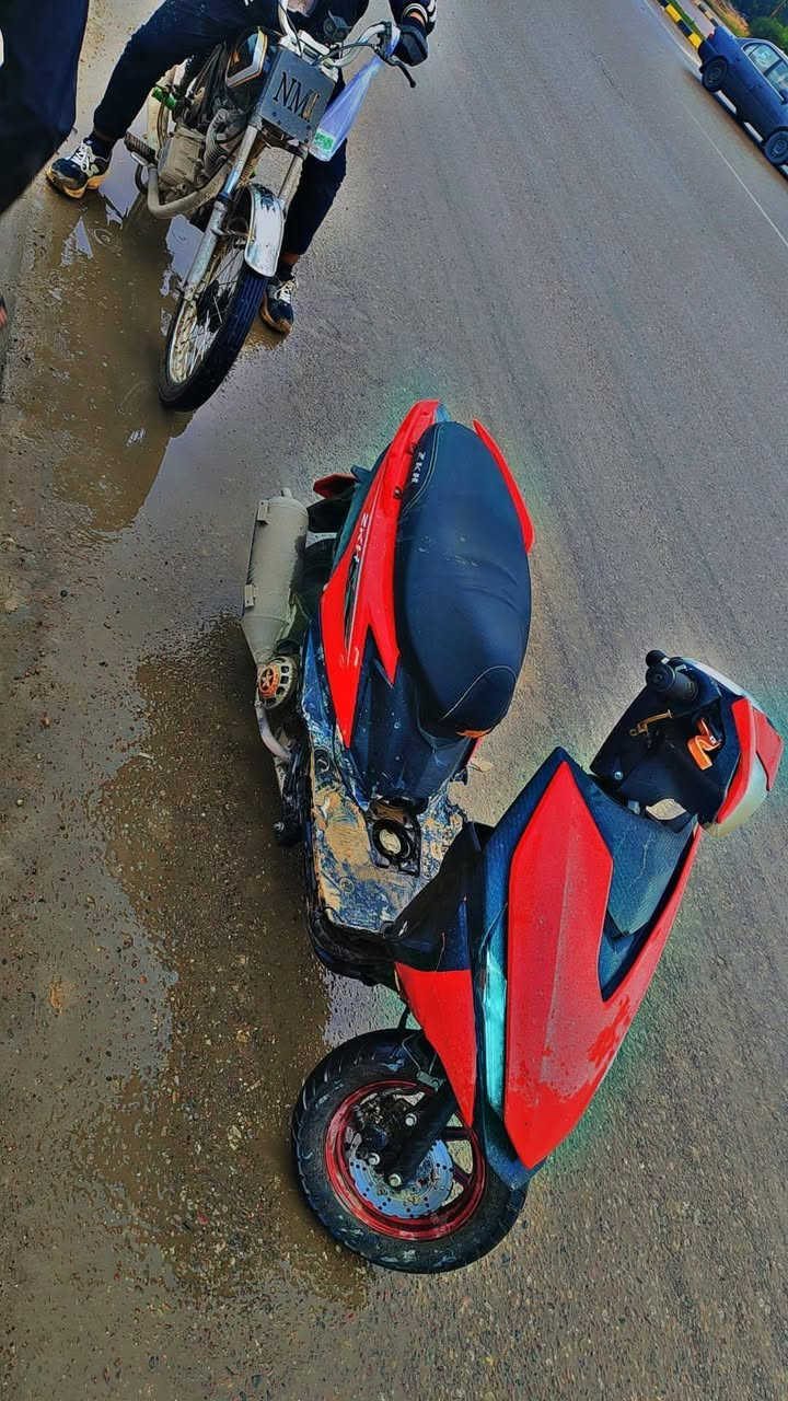 سكنس مضلع ياباني للبيع برغي ما مفتوح بيها شلع ومعدل تشك لكاع لايتات ايشاير كامل سعر 500وبيها مجال حك جيه رقم ***********
