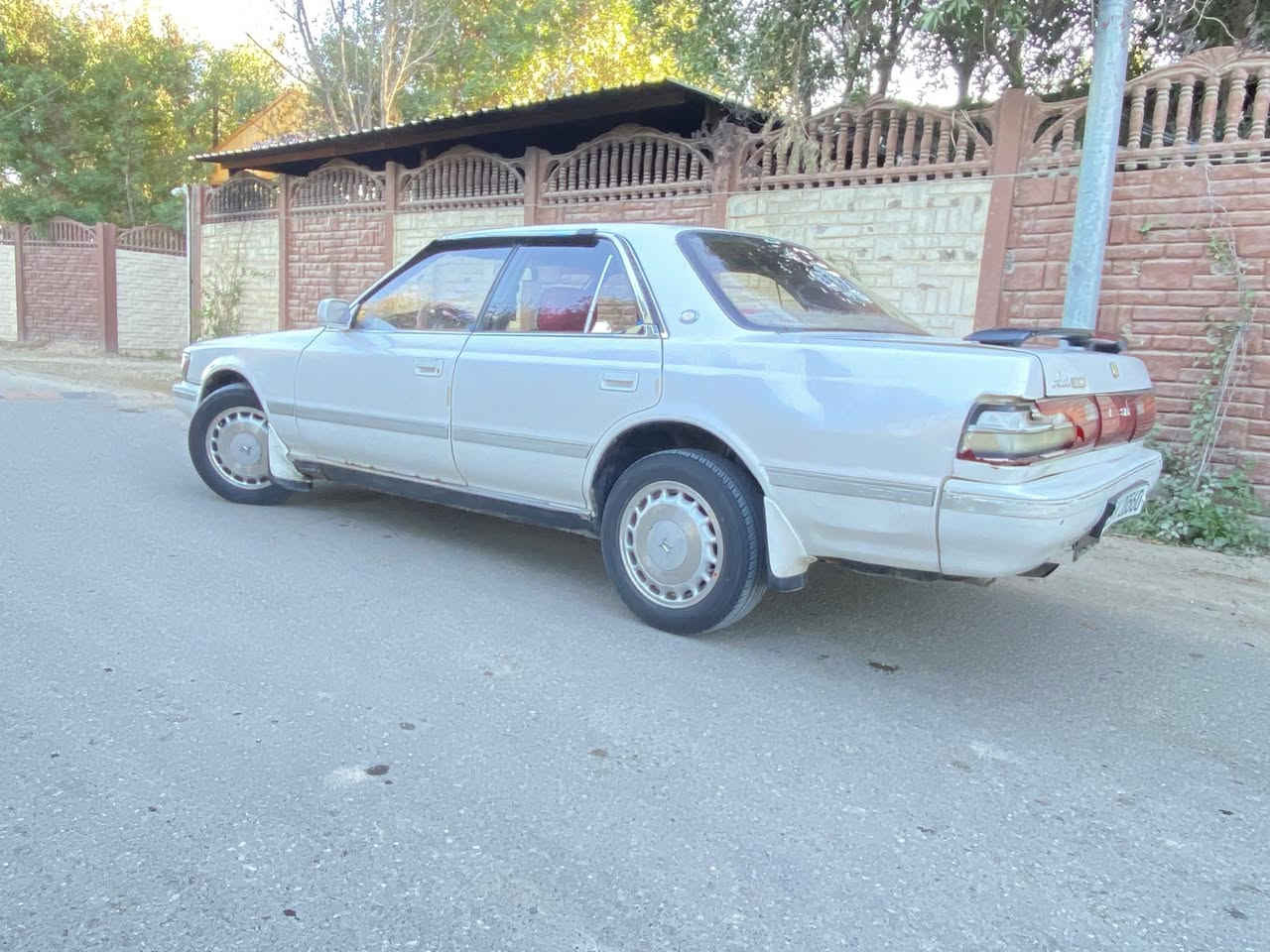 السلام عليكم
مارك شيزر مديل ١٩٩٢
سياره مكفوله من الضربه بس بيها طخه صغيره بالجنطة جهة السايق وممصلحها عدا هذا كمفوله 
باتري جديد بيها تايرات جدد ايضا والحداديه قبل  شهر مبدلها امامي وخلفي وكلش حلوه وناعمه بالمشي كهربائيات سليمه مكينتها ونجي ٦سلردر يسمونه ونجي ناعم 
السياره بأسم الشتريتها منه واكفل مداورها وعندي بيها عقد مروري مصدق من المديريه مال المرور وايضا هي مشروع وطني وين متريد تداورها عادي 
رقمها بغداد دولي سنويتها  الى ٢٠٣٠ 
سعرها  (٤٧) وبيها مجال 

مكان السياره  بابل قرب مرقد السيده شريفه الحسن ع 

‏‭٠٧٧١ ٠٠٥ ٨٧٢٢
***********
