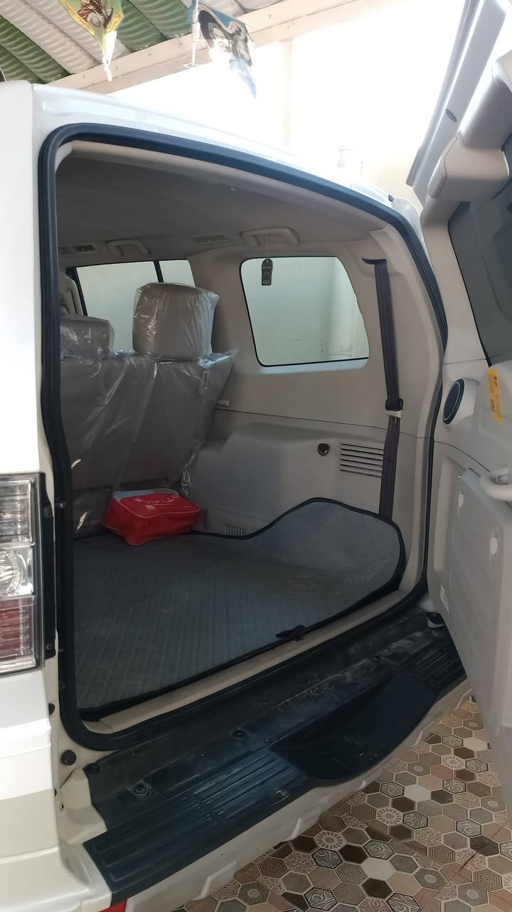 السلام عليكم ورحمة الله وبركاته
رمضان كريم على الجميع 
باجيرو 2017 حبتور  مكفوله كفاله عامه 
من گير ومكينه 
ماشيه80 وكسور السياره مالت بيت 
المواصفات 
اشاير بل مري
مري شفط
كشنات جلد
تحكم كهربائي للكشنات
ويل حجم17 
معالجة طسته
12 سماعه
لدنهاري 
لايت زنون
سبعه راكب 
فتحه سقف
محرك 6سلندر3500
اسبير مازال 
كامره خلفيه حساس خلفي شاشه السياره مال الشركه
اثنين اسويچات ((السعر 208)) بيه  مجال  قليل 

 رقم الهاتف :‏‪0783 888 4336‬‏ 
العنوان :الدوانيه
