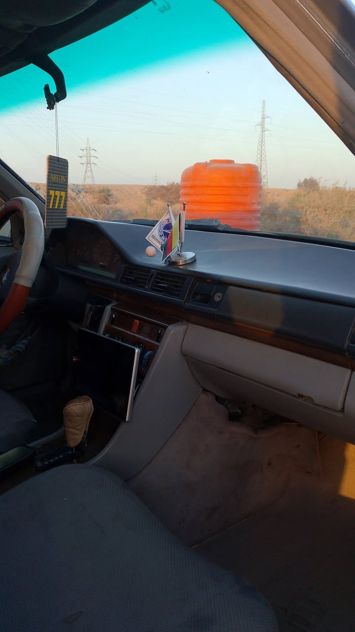 دب موديل90 جاهزه
رقم شمالي سنويه تنتهي 2030
داخله هزه 2026
محرك بطه 
قواعد بلاد
البصره قضاء المدينه 
***********
السعر53 وبيها مجال
