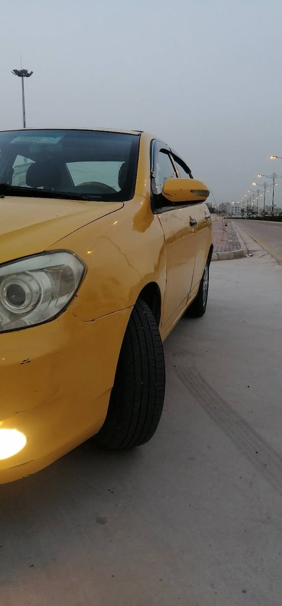 السلام عليكم
بيوايدي  جي 3 للبيع 2013  مصفرة هيئة وغرامات

رقم  دولي بسمي 

 تحويل ثاني يوم بلموصل 

 محرك كير ياباني هونداي شرط حاويه جديد
تبريد ثلج شرط منضومه جديدة 
السيارة فول بس كير عادي وهو المرغوب بلجي ثري
بصمه جامات كهرب تحكمات استرين شاشه اندرويد كامرة دوارة
فتحه بلسقف
ABS 
مري كهرب وباقي التفاصيل معروفه بل البي واي دي

طخم امامي خلفي شرط 

باتري جدي

كهربائيّات كلها شغاله 

 دوشمه جديده وارضيه جلد

 السياره بلاديه بيها صبغ  شي قليل 

  السعر57 وبيها مجال 

 الرقم ‏‪***********

مكاني الموصل
