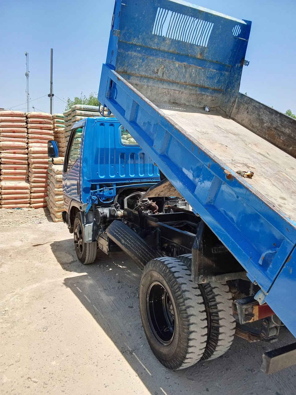 سلام عليكم كنتر للبيع بزون رقم بصرة /***********/
