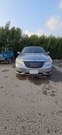 للبيع كرايسلر C200 موديل 2013 كير جيد جدا ومحرك جديد تبريد وكهربائيات ...