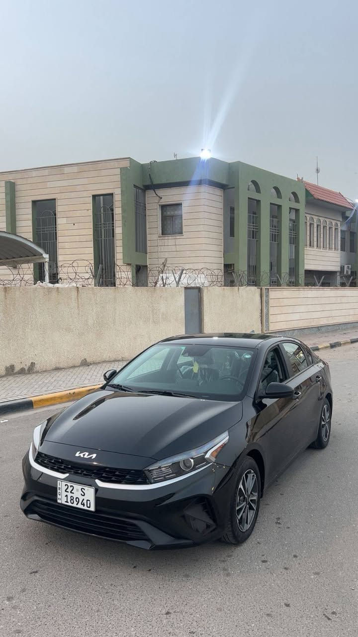 ‏السلام عليكم
‏سياره كيا فورتي موديل 2023
‏السياره عميه بدون ارباك ضربتها مثل ماموضح بلصوره السياره جديده وبعدها على الوكاله وارد امريكي
‏السياره جاهزه من كلشي مكاني البصره
‏السعر 135 وبيها مجال  ***********
