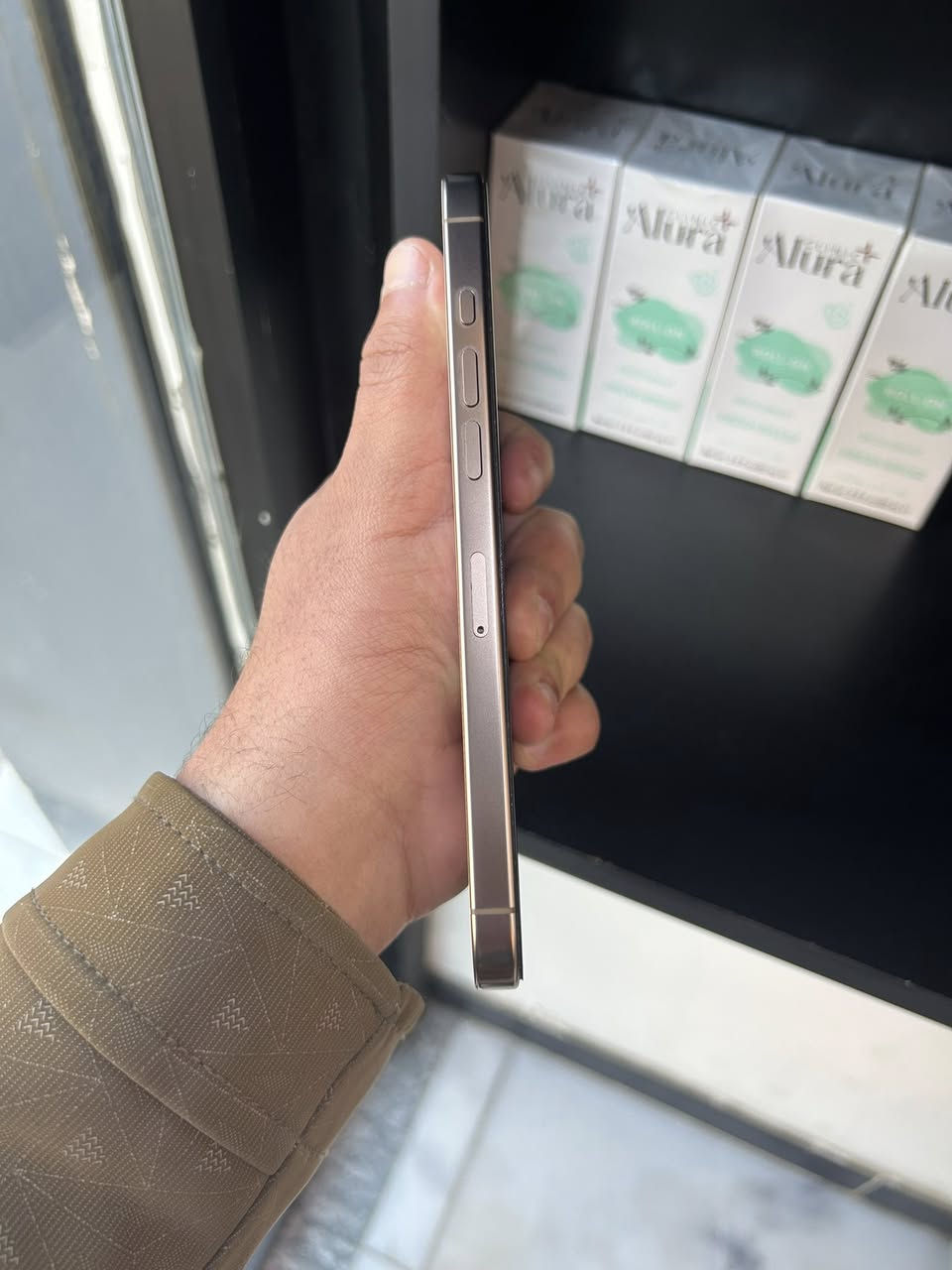 السلام عليكم 16 برو ماكس فول نضافة ذاكره 256  بعدة بضمان الجهاز ممبدل بي كلشي بطارية 100 سعرة مليون و400 العنوان بغداد الدورة📍
***********
