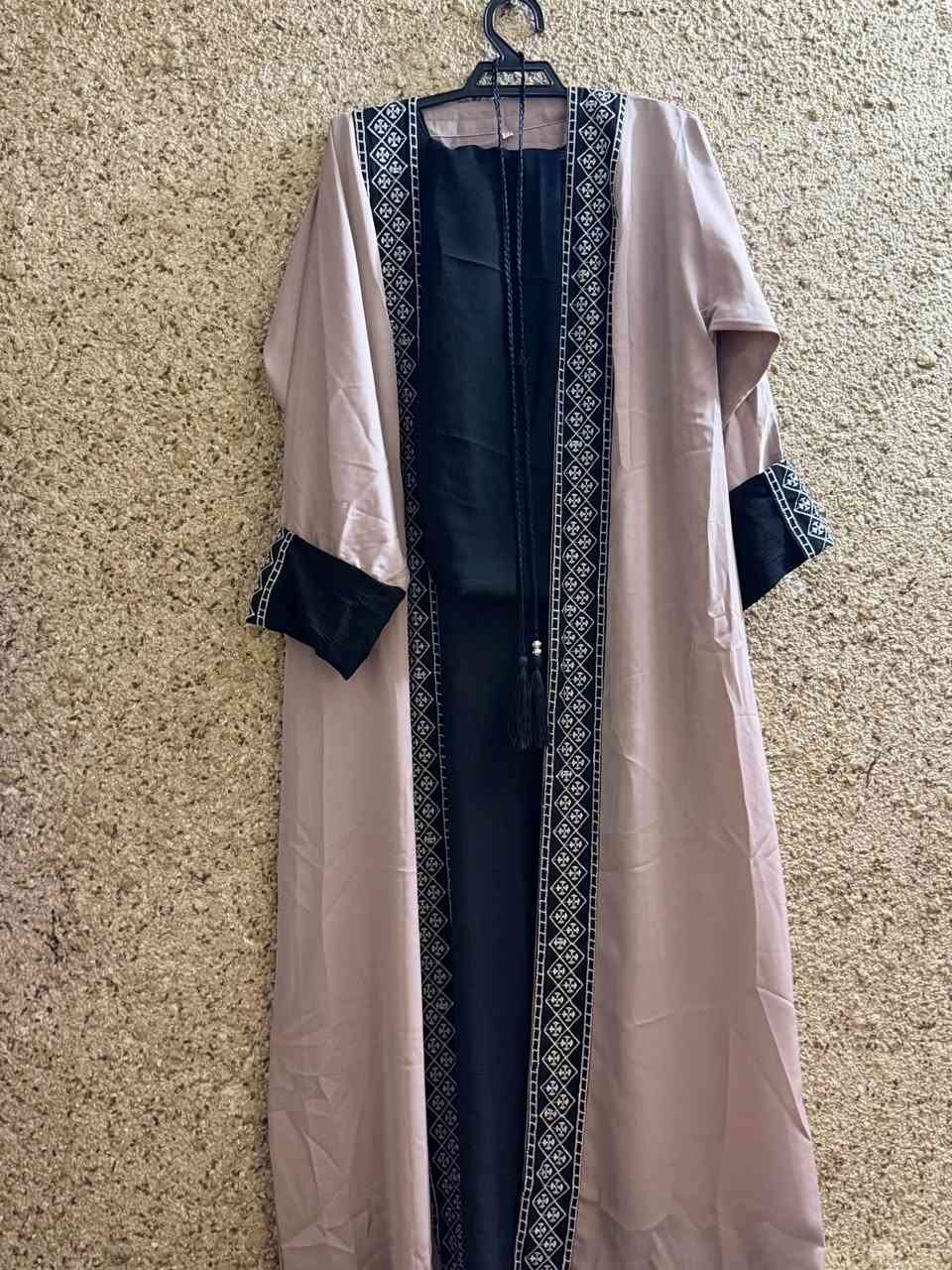 عبائه خليجيه جديده قماش ندى دبل خياط 
متكونه من 3 قطع ( شال +فستان نص ردن + صايه)
قياسات xl xxl xxl
سعر 25
يوجد خدمة توصيل 🚚 جميع المحافضات (5000) بغداد, العراق


**إذا كنت صاحب هذا الإعلان وتريد حذفه لأي سبب، رجاءا أرسل رسالة إلى الدعم الفني**