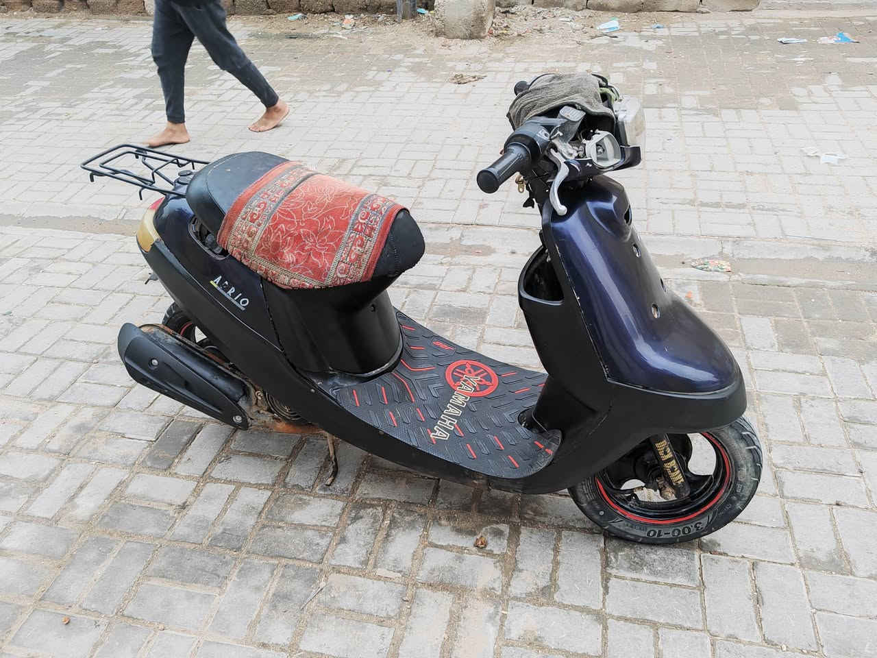 السعر 150 او بيهه مجال
***********

اسلام عليكم دراجه للبيع بطه موديل 99 مكينه او كير او شاصي مكفولات تأيرات جدد دراجه حلوه كلش كهربائيات شغاله كله سلف شغال اشاير شغاله كله المكان كربلاء اتصل
