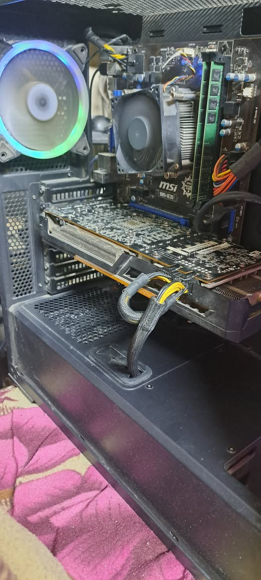 كيس تجميعه كوراي 5 جيل رابع

المعالج  Intel Core i4-4590

الرام -  ddr3 16 gb 

المذربورد  asus b85

الهارد    - ssd 120 hdd 500

كرت الشاشة  Sapphire  R9 390X 8GB DDR5

البورسبلاي thermaltake 700w 

سعر الكيس  220 الف 

الكيس بي 25 لعبة

رقمي ***********

بغداد لا يوجد توصيل
