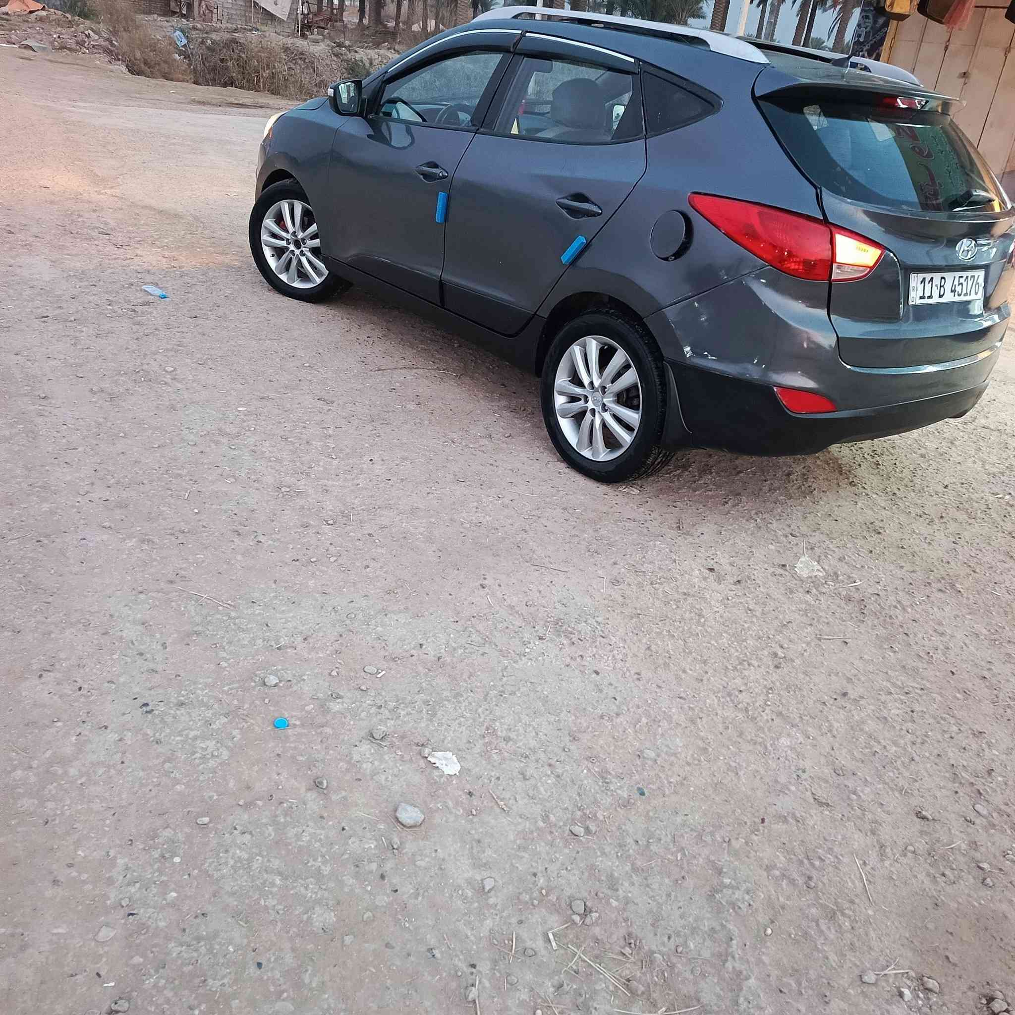 سلام عليكم توسان 12, فول خليجي محرك 2000دوش. شرط مامفتوح  رقم بغداد دولي سنويه 27 سياره محرك كير تبريد حداديه تخم تاير جديد كهربائيات كله شغاله سياره بيه صبغ عام بدون كلبه ولا كص مكان سياره بابل سعر 105 وبيه مجال نتصال ع رقم ***********    ‏‪***********‬‏  متواجد وتساب
