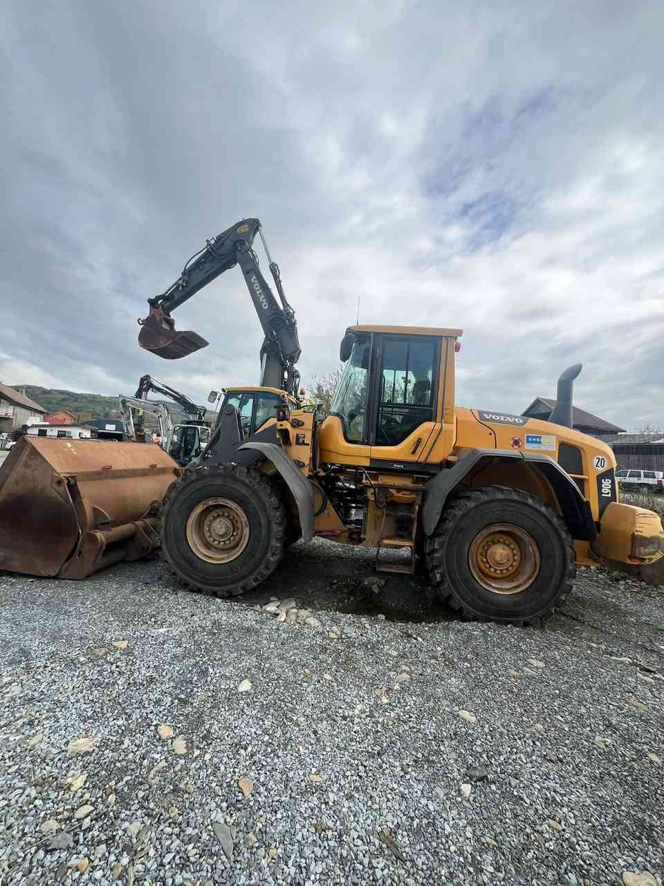 Thttps://www.samaaljadida.com/
‏‎شركة سماء الجديدة
‏‎لتجارة الات زراعية وبناء واستيراد جميع الات زراعية وشاحنات في جميع انحاء العالم ومع شركة سماء الجديدة سوف تجد افضل الة ويمكنك شرائها
‏‎استعد لتجربة القوة 
Volvo L90G 
موديل:2012 
 المصدر : أربيل العراق 
كود:10543 
‏‎للمزيد من المعلومات والطلب تواصلوا معنا  عبر واتساب
*********** - ***********
‏‎العنوان: أربيل، شارع 100 متر، أبراج WOW
‏Towers

‏‎كومپانياى سماء الجديدة
‏‎بو بازركانيكردن به ئاميرى كشتوكالى و بيناسازى و هاورده كردنى هه موو ئاميره كشتوكالييه كان و بارهه لكره كان له سه رانسه رى جيهاندا. لەگەل كومپانياي سماء
‏‎الجديدة باشترين ئامێرەکان دەدۆزیتەوە
Volvo L90G
موديل:2012
المصدر : أربيل هةولير
كود :10543
‏‎بوّ زانيارى زياتر وداواكردن  نامه بو
*********** - ***********
