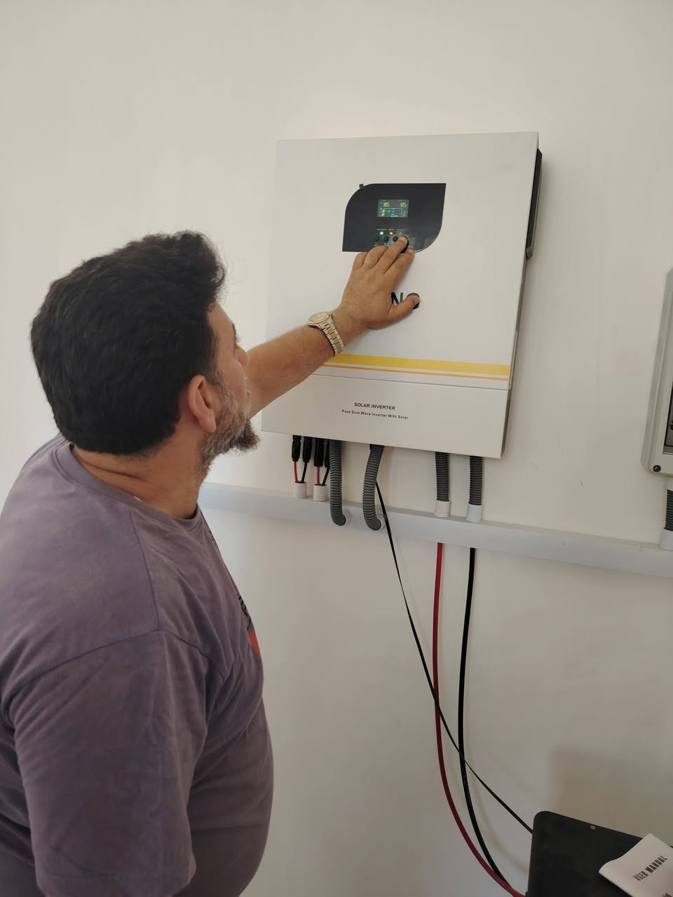 ☀️ ودّع فاتورة المولدة واستثمر بالشمس! ☀️
هل تبحث عن كهرباء مستقرة وتوفير حقيقي؟
🔋 نوفر لكم أفضل منظومات الطاقة الشمسية: ✅ ألواح شمسية أصلية بكفاءة عالية. ✅ إنفيرترات هايبرد وأوف كريد. ✅ بطاريات ليثيوم بضمان. ✅ تصميم وتنفيذ حسب احتياجك. ✅ تركيب احترافي وكفالة على العمل. ✅ أسعار منافسة وخدمة ما بعد البيع.
🏠 للمنازل 🏢 للمحلات 🌾 للمزارع 🏭 للمشاريع
💰 استثمر مرة واحدة وتمتع بكهرباء مجانية من الشمس لسنوات.
📞 للحجز والاستفسار: ***********
📍 العنوان: المسيب – رأس شارع السادس
مجاور أكد مقابل مدرسة اليمن السعيد
هيثم خصاف للطاقة الشمسية
خبرة • جودة • ثقة ☀️🔋
