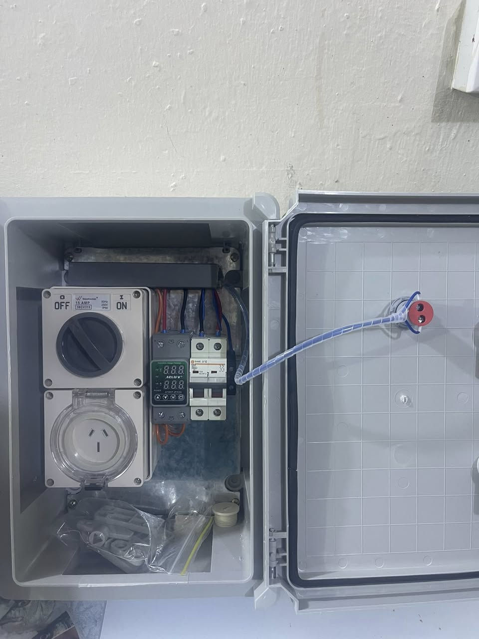 سلام عليكم بورد شحن مع حمايه + ايرث لسيارت شحن BYD يوجود توصيل 🚚 بغداد و كل المحافظات 

***********
