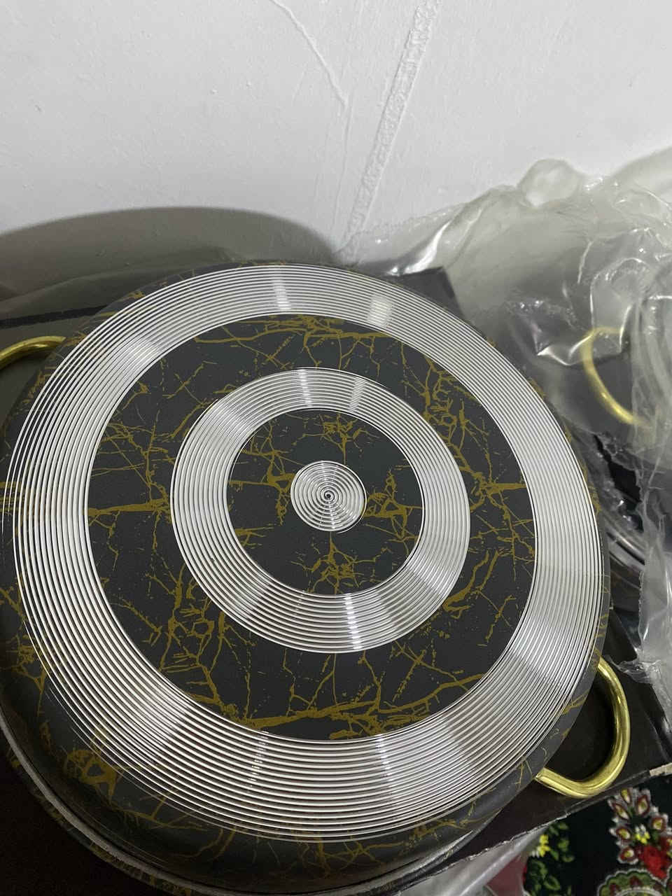 گەیاندن فریە بۆ ناو سلێمانی
تاقمێکی ٨پارچەیی  بە ٣٨ هەزار
٦ مەنجەڵ و ٢ تاوە
بنەکەی هیتەریە و لە ناو کارتۆنی خۆیەتی و لۆکە و شوختی پێوە نییە.


**إذا كنت صاحب هذا الإعلان وتريد حذفه لأي سبب، رجاءا أرسل رسالة إلى الدعم الفني**