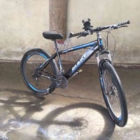 بايسكل للبيع رياضي كلشي مابي بس التبديل عاطل السبب اليدة السعر 80الف و...