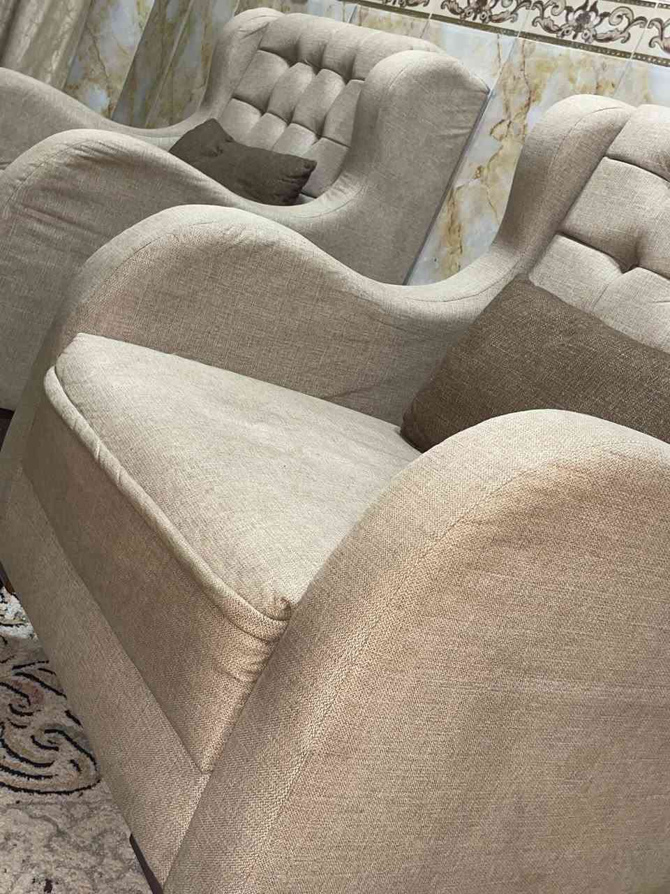 نص تخم  .. نظيف جداً
للبيع بسعر 275 وبي مجال بسيط 
البلديات شارع المرور
***********
