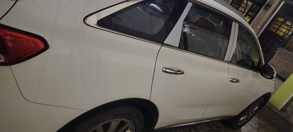 سورنتو 2016 ماشية 23الف كيلو خليجي كفالة ما عدة طلقة بل بنيد ما مأثر ولا مخترقة البنيد كاملة مواصفات ما عدة فتح السقف *********** لتواصل
