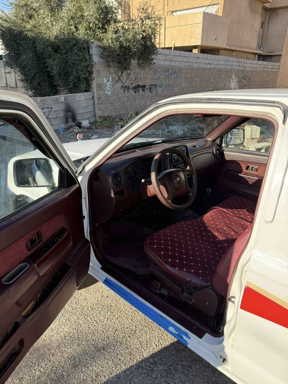 السلام عليكم نيسان للبيع رقم كركوك سنوية عظم صاحبها موجود دفتر بانزين سياره حلوه گير ومحرك مكفول بالشرط صبغ شبرين بالچاملغ الخلفي فقط شرط الشاصي سياره حلوه مال بيت 
موديل 2013
التفاصيل : 
*********** 
***********
