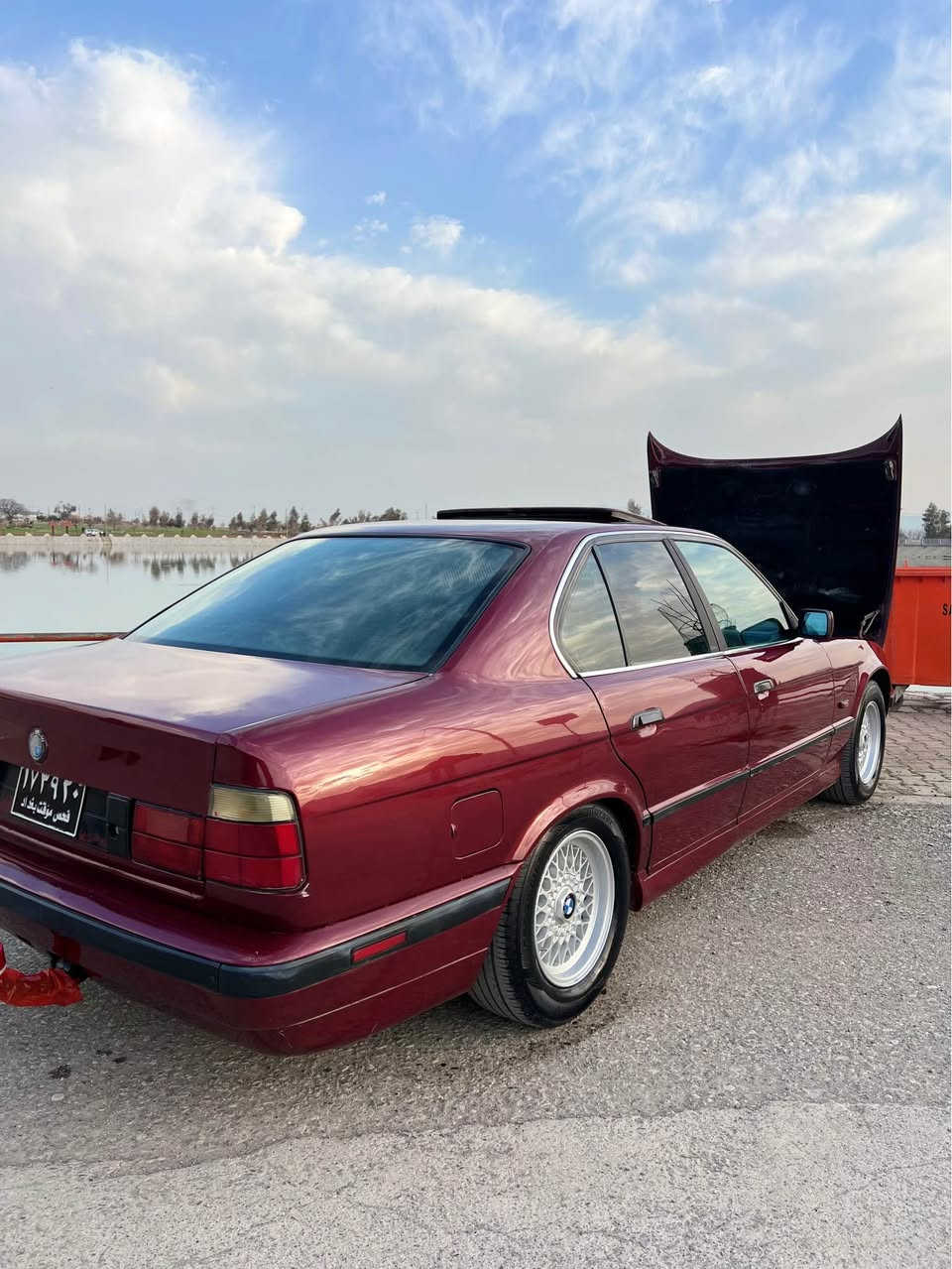 سه ره تا به ناوي خودا
ماشاءالله له مالي هه موو لايه ك
بؤفرؤشتن له سه ر ده قي شه ريكه
bmw ئارم پلاستيك سلئماني
مؤديل1992
525بيلاد 
گئر تؤماتيك
سلايد
ته بريد ساردوو گه رم له شوئني خؤي وه ك سه لاجه
هؤك 
هيچي ده ستكاري نه كراوه هه مووشتئكي له سه ر ده قي بيلادي خؤي 
به رده گزؤزه كانيشي تيايه
سالؤنساي شه ريكه
مه كينه ي بيلاد
قه تره خايستي نيه
مه كينه ي لؤك هه لمي نيه
لئدراوي نيه 
هه زه ي بؤ كراوه
هه موو گياني ئيش ئه كات گلؤپي نه قس نيه
تايه و ويل نوئيه
چركه ي تيا نيه
سه ياره كه م به شه رتي ١٠فيته رو به شه رتي ته راي بؤ ٢٤سه عات به شه رت
زؤر كپ و بئده نگه هه موو درعئكي بيلادي پئوه ماوه
ره حمه تان لئبئ  موشته ري نين هيلاكم مه كه به شه رتي هه موو گياني  قجنئك ي بچوكيشي نيه شوختي نيه 
كالبوونه وه ي نيه 
سعري ٦٢ معامه له
ژماره ***********واتسئاپ و ڤيبريشي له سه ره Singapore
