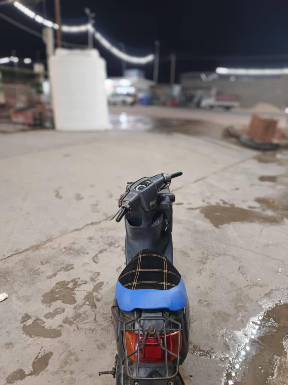 السلام عليكم
دراجة ام السلة للبيع كاملة نكرة هندر 
شلعة ومعدل تشك الكاع السعر 300مكاني مسيب مقابيل متنزة الارجوان للاستفسار عل رقم ***********
